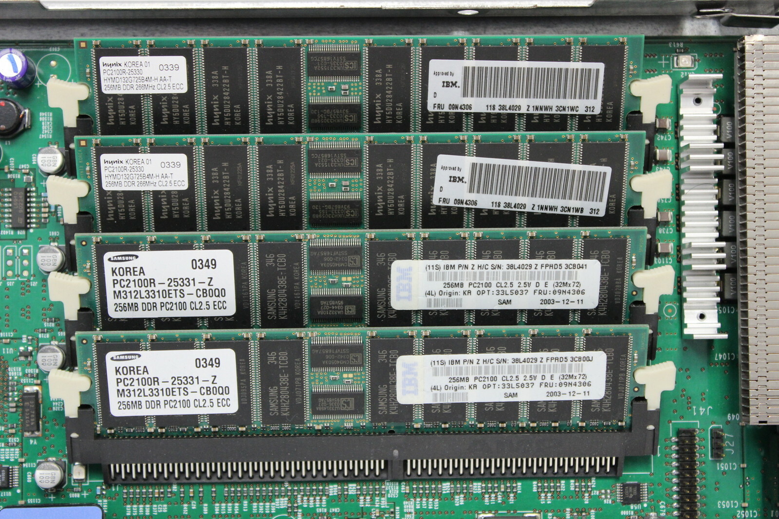IBM 8832-21X HS20 BLADE SERVER 2.8GHZ CPU 1GB RAM NO HARD DRIVE WITH WARRANTY