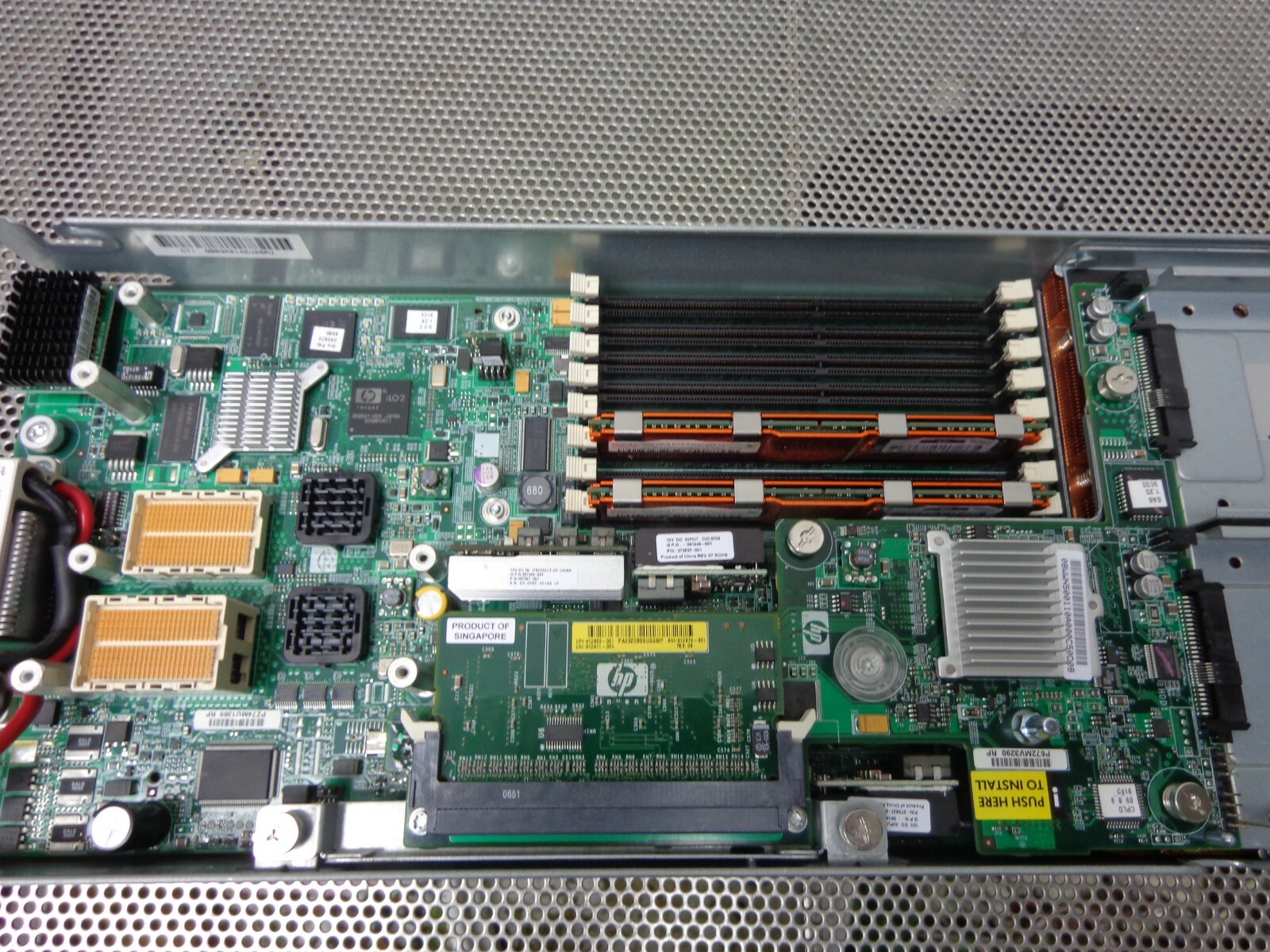 HP PROLIANT BL460C BLADE SERVER MODULE 2Gb RAM 404667-B21 (NO HDD)