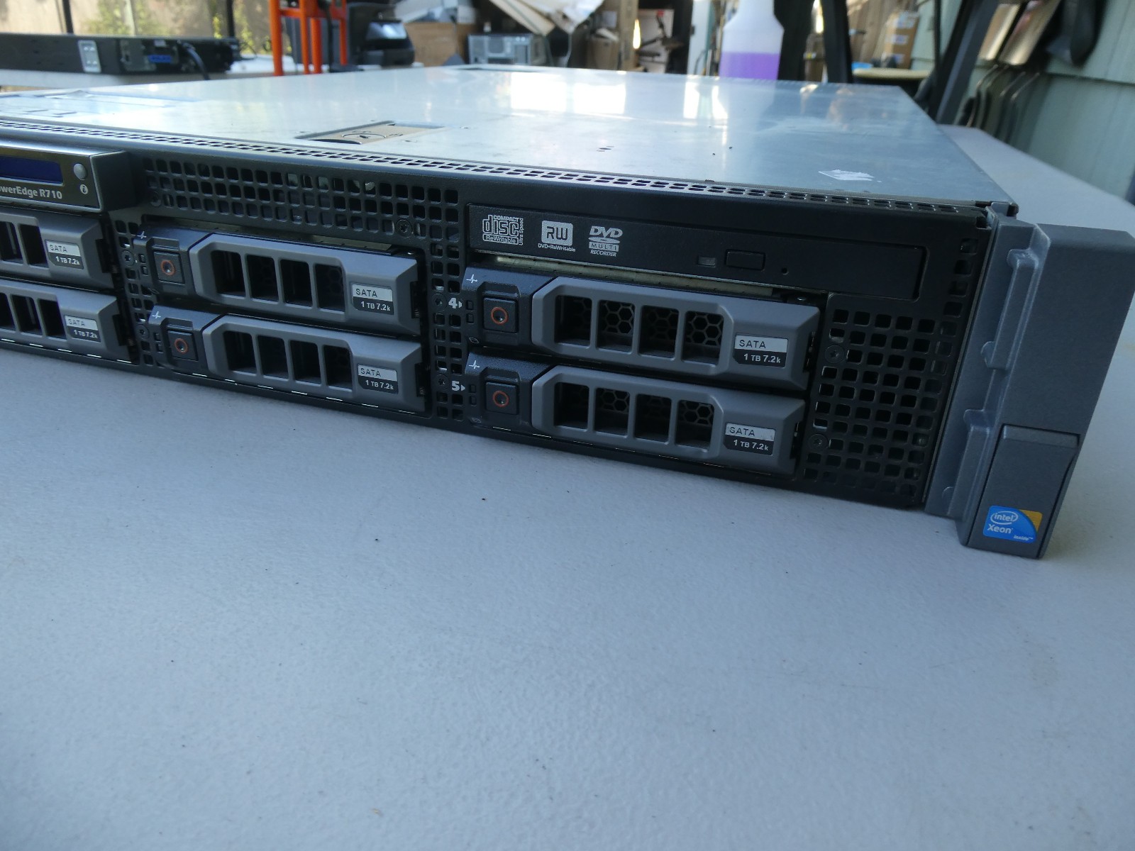 🍀 Dell PowerEdge R710 Server 2x Xeon E5620 2.4 144GB 8-Core NO HDD w 8x Caddies