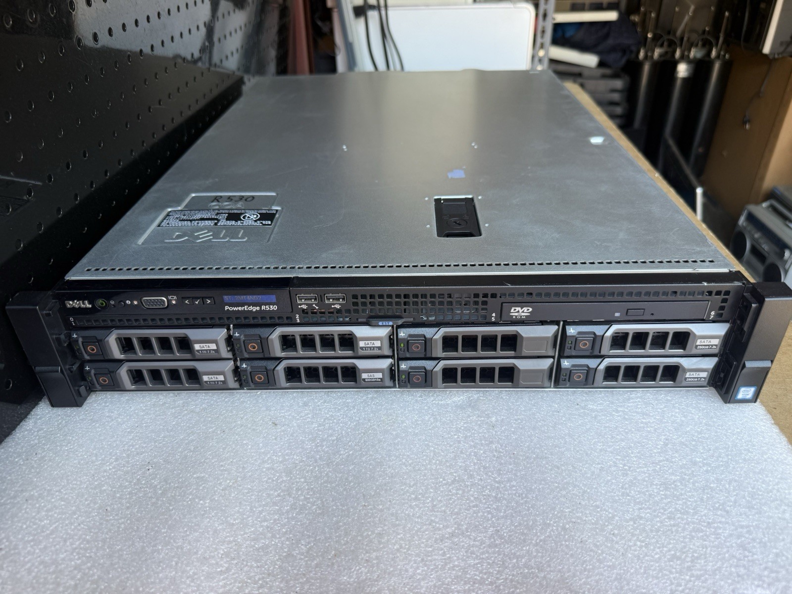 Dell PowerEdge R530 1x Xeon E5-2630L V4 @ 1.80 GHz 32 GB RAM 7.5TB HDD’s No OS