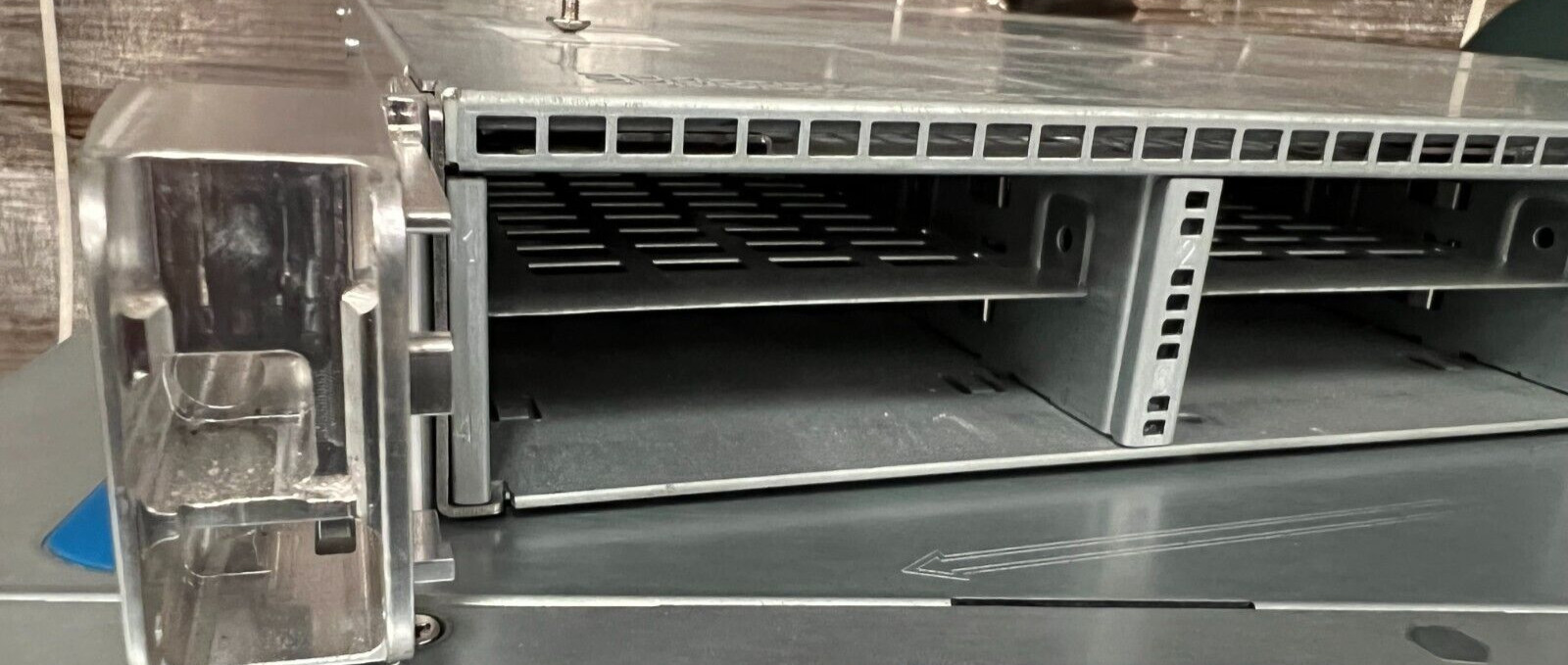 Cisco UCSC-C220-M4S V00 Rack Server Barebone Chassis w/ 1x PSU, Motherboard