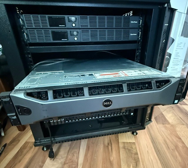 Dell PowerEdge R730xd Server 24-Bay, (2x) E5-2690 v4 2.6Ghz (28 Cores), 32GB RAM