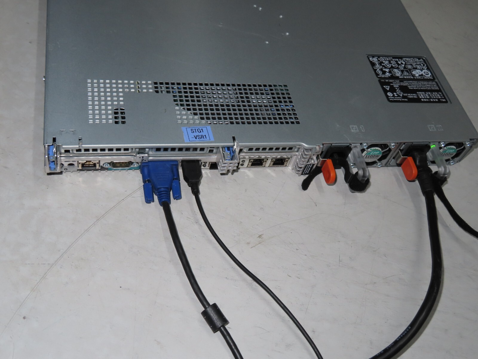 Dell EMC VXRAIL E460F Server with 128GB RAM & SSD 400GB