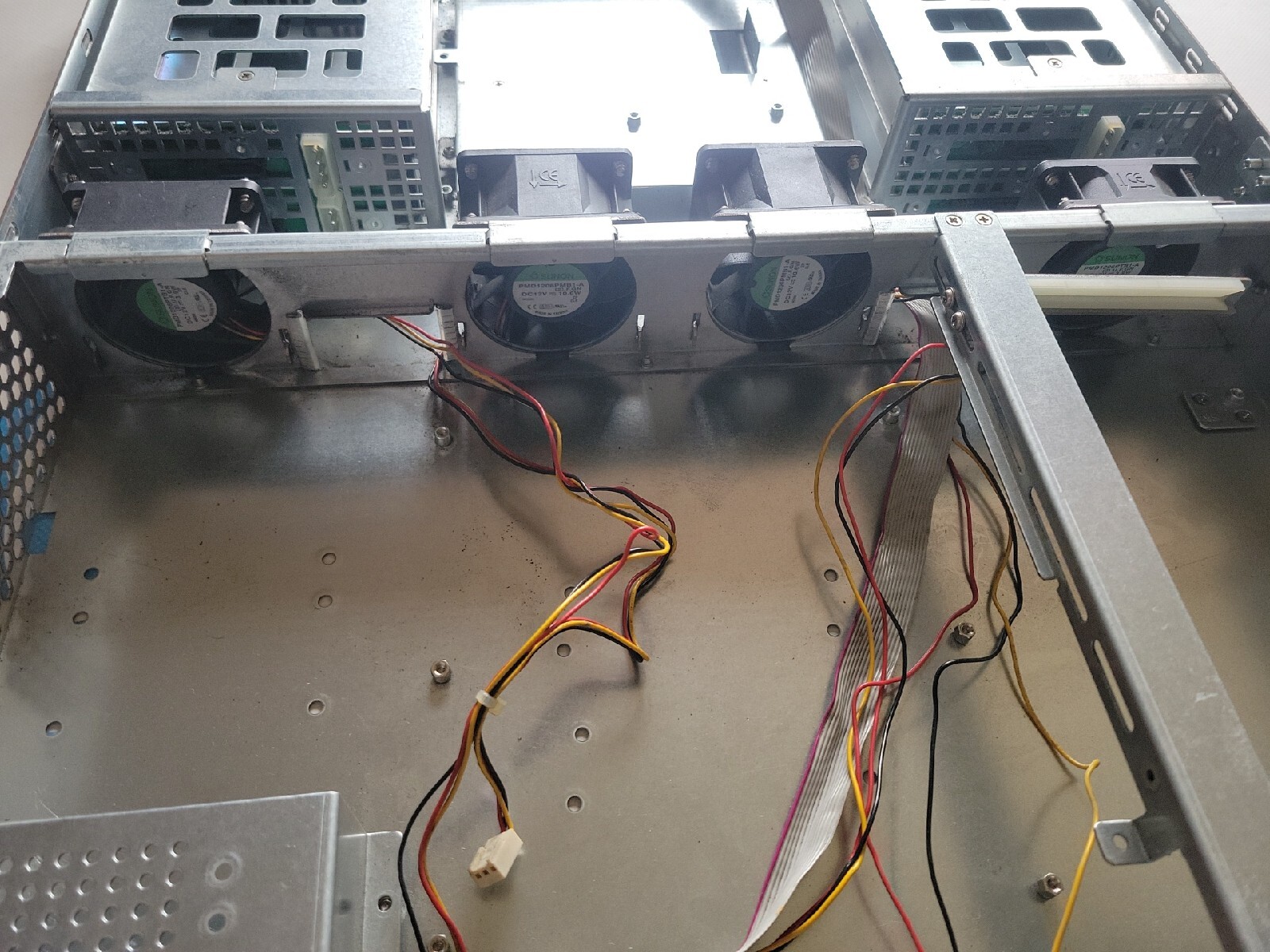 SuperMicro PDSME + Bare Computer Server Chassis P06157-1-060901-T +Fans &Caddies