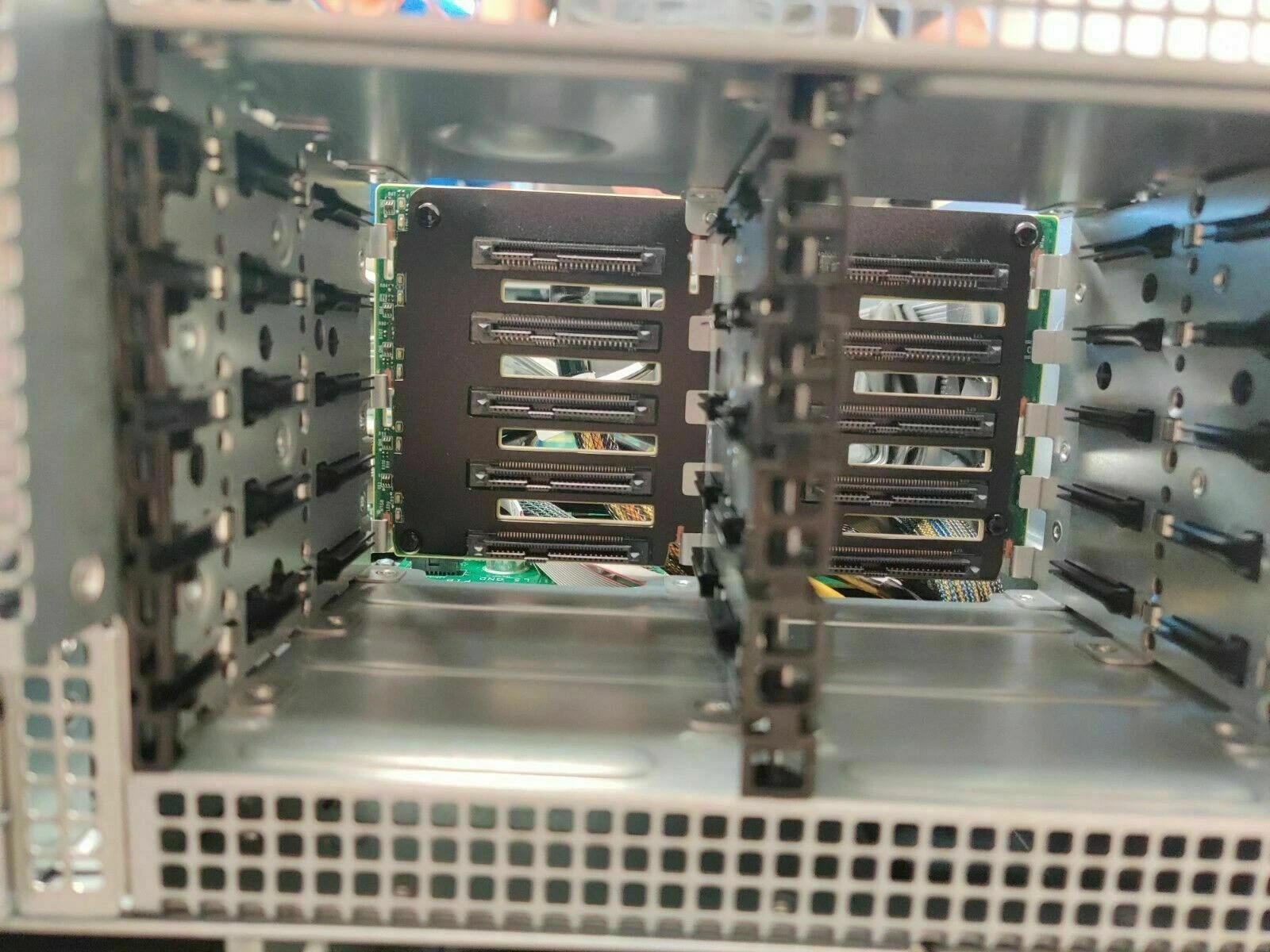 Dell DSS 8440 4U Server BAREBONE Deep Learning AI redundancy Support 10GPU