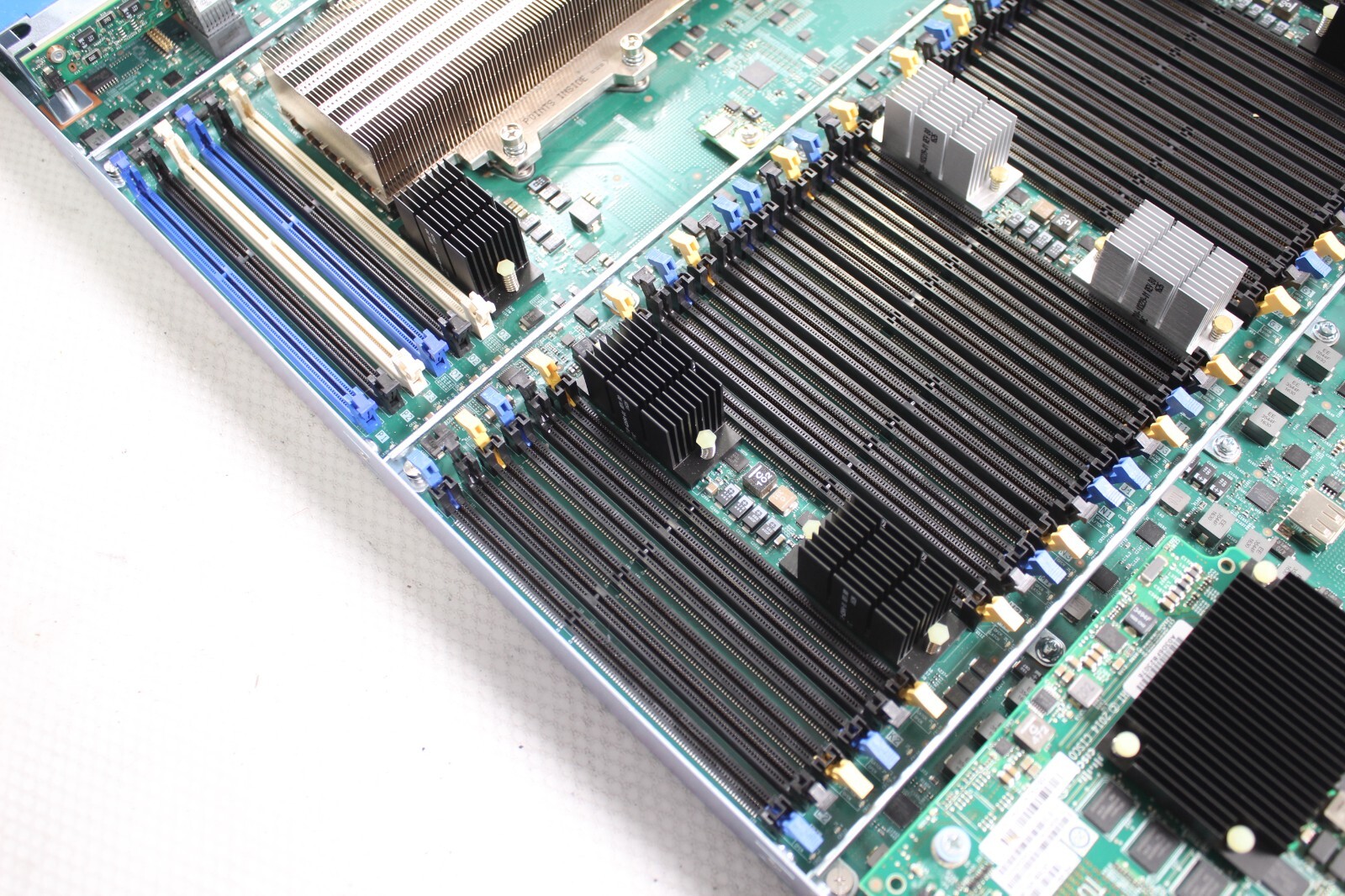 Cisco UCS EX M4 Scalable M4 Blade Server UCSB-EX-M4-2 V04 68-5704-04 No RAM, CPU