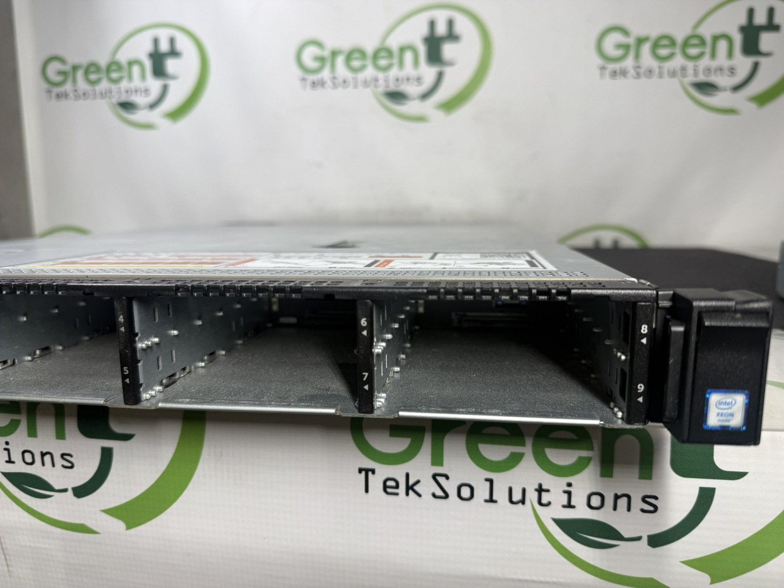 Dell PowerEdge R630 10-Bay 2.5″ 64GB DDR4 2x E5-2683v4 2.10GHz H730 Mini – READ
