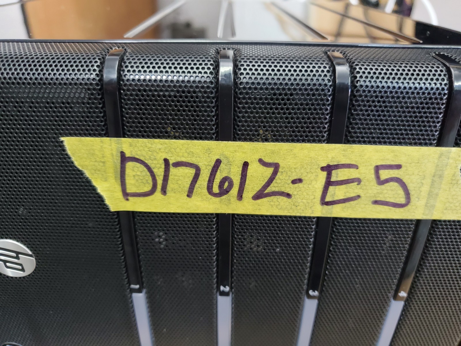 HP EX495 MediaSmart Server No Hard Drives Powers On