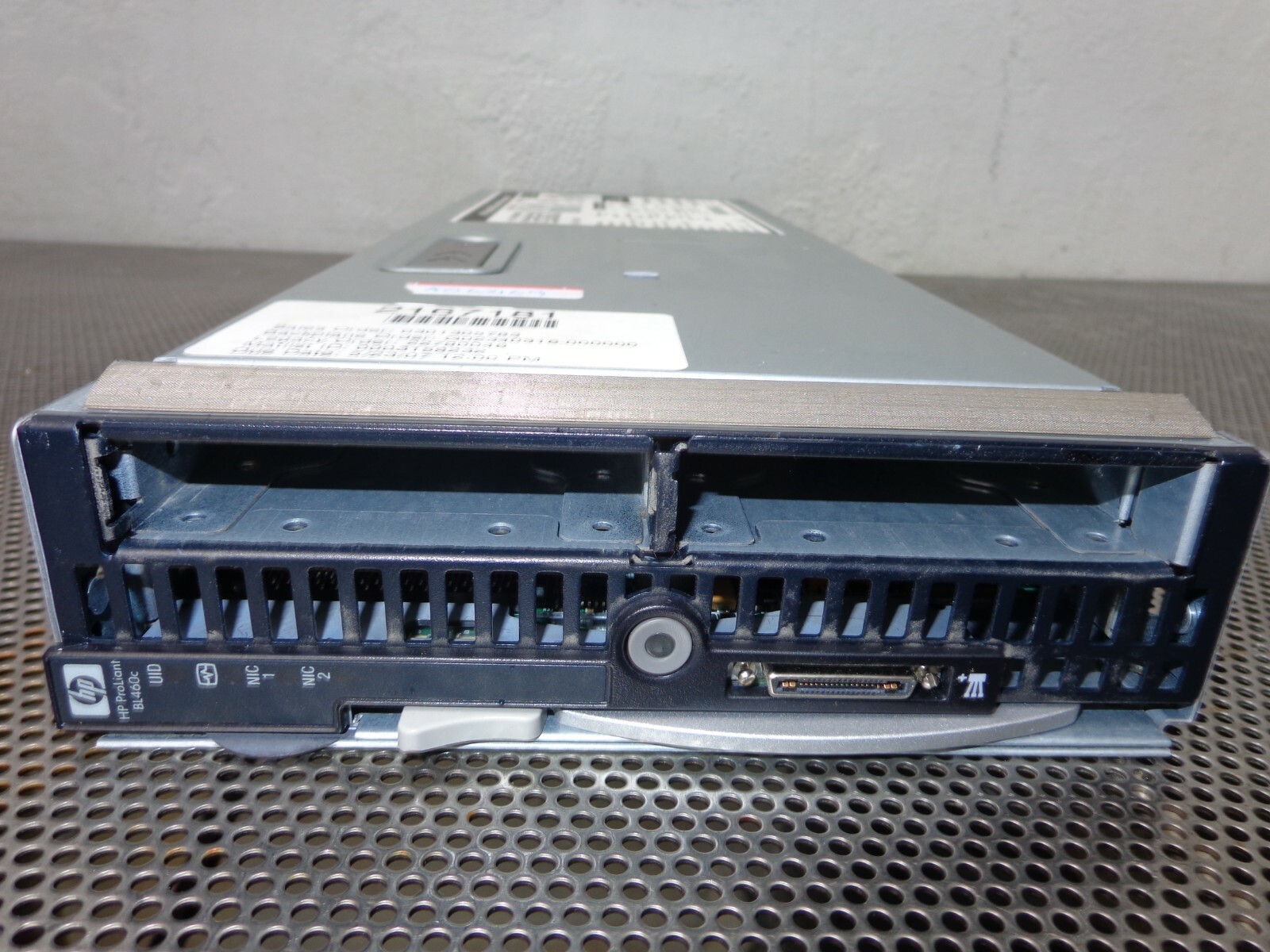 HP PROLIANT BL460C BLADE SERVER MODULE 2Gb RAM 404667-B21 (NO HDD)