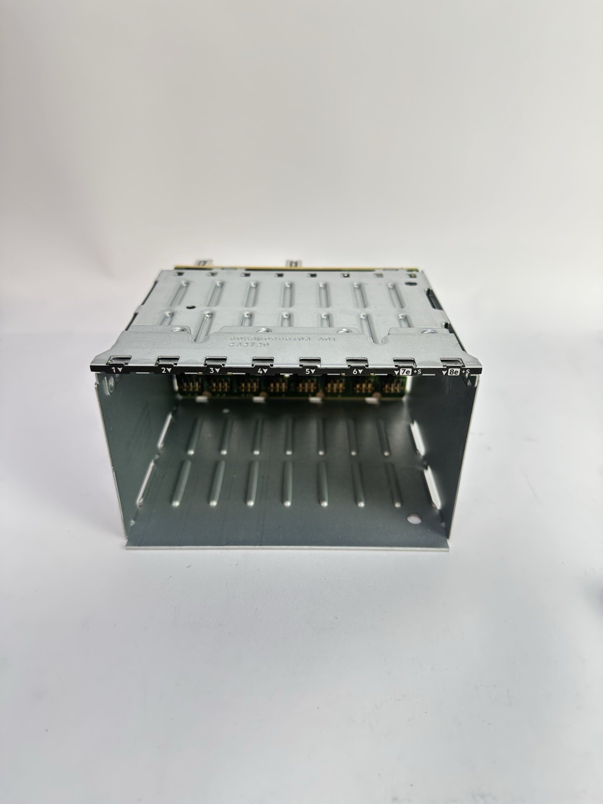 HPE 826690-B21 DL38X Gen10 6 SATA/SAS+2 NVMe Premium 8SFF Backplane+Cage+Cables