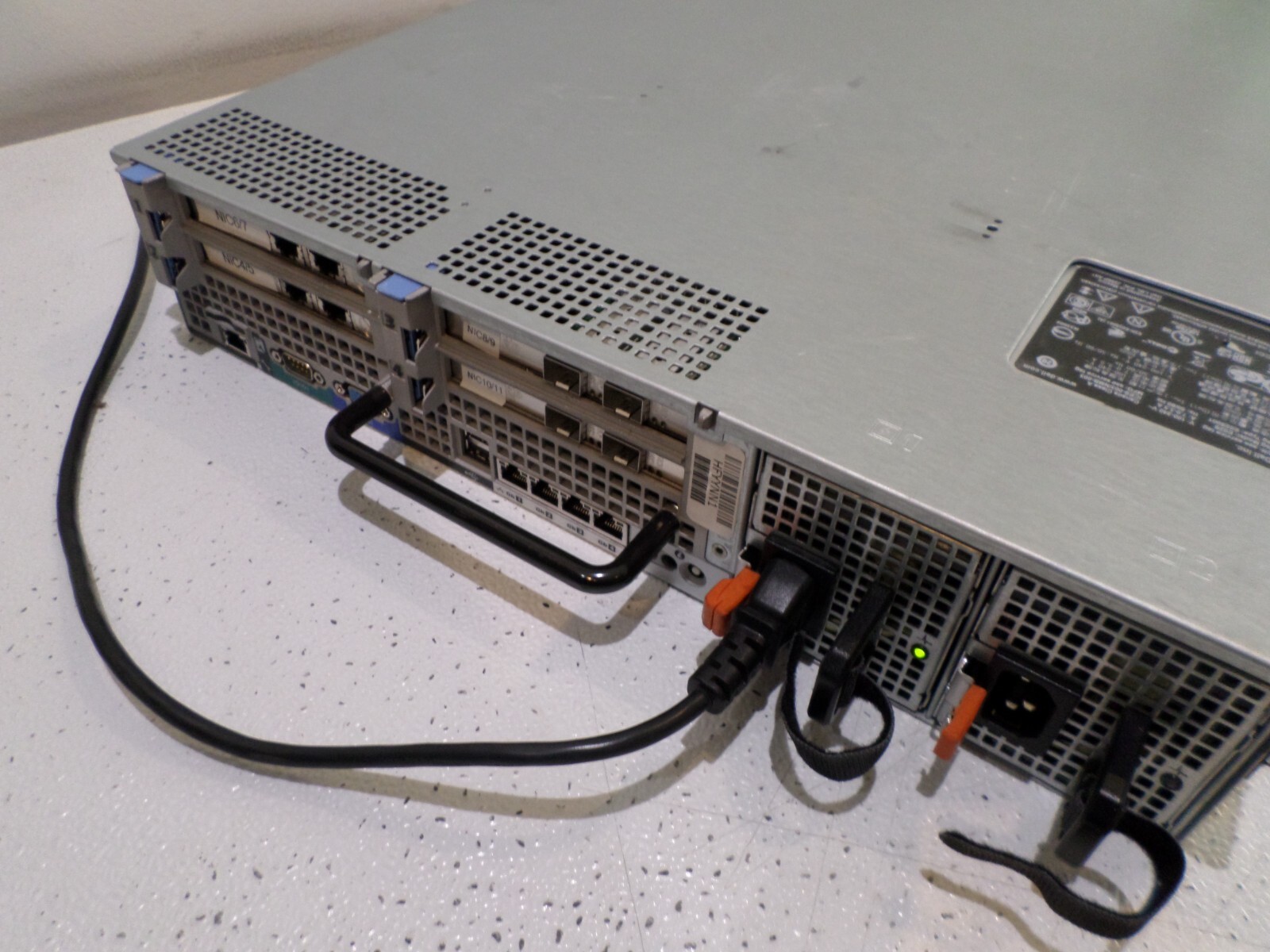Dell PowerEdge R710 – No RAM, 2 x Xeon X5650, 2 x 146GB HDD, 2 x 870W Pwr Sup
