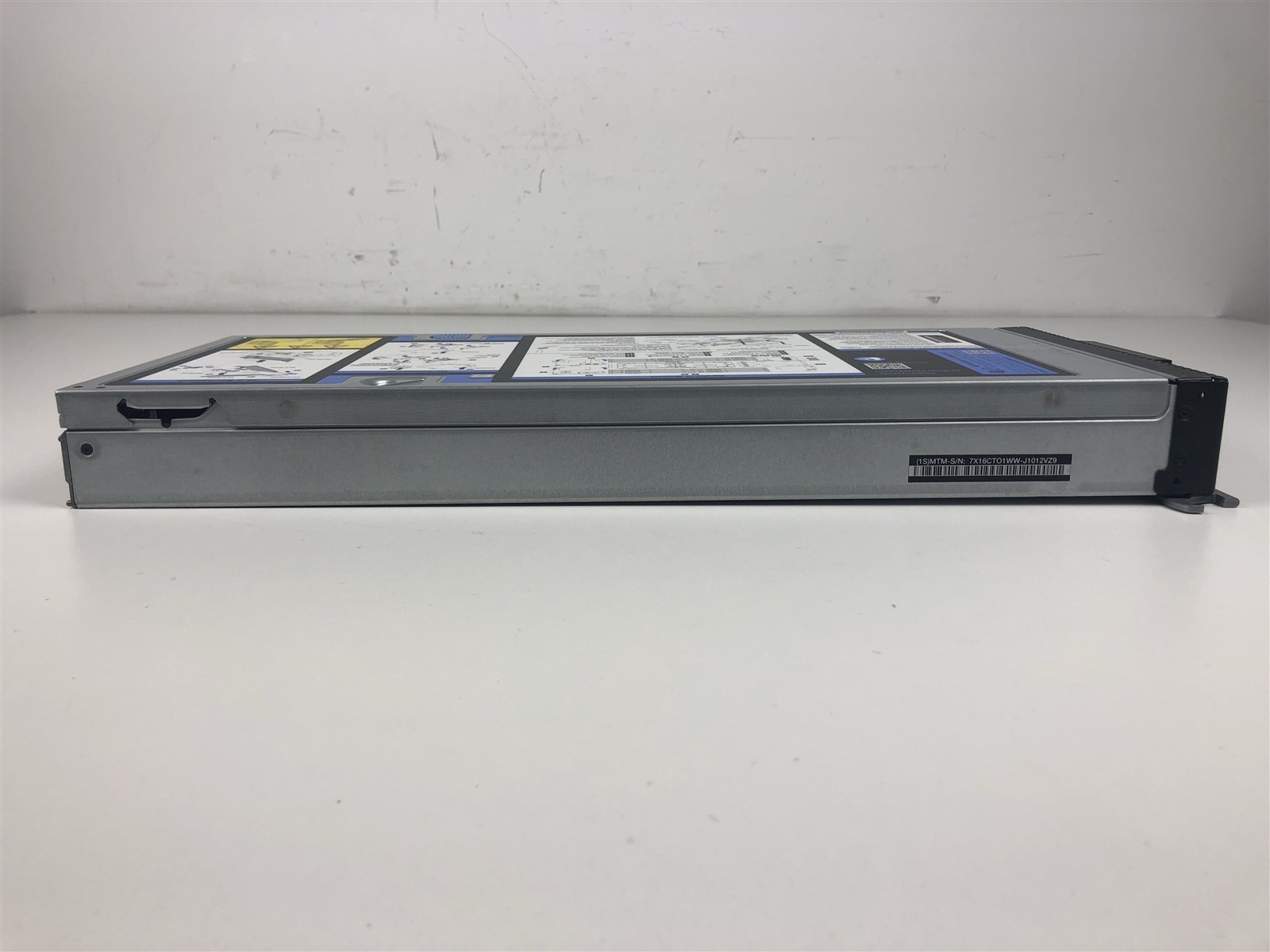 Lenovo ThinkSystem SN550: 2x Intel Xeon Gold 6128 3.4GHz – 1.5TB RAM – 2x240GB