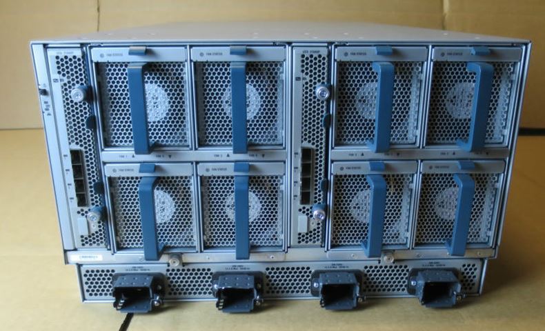 Cisco UCS5108 + 8x B200 M2 Blade Servers 16x SIX-CORE 2.40GHz,192Gb RAM,10Gb VIC