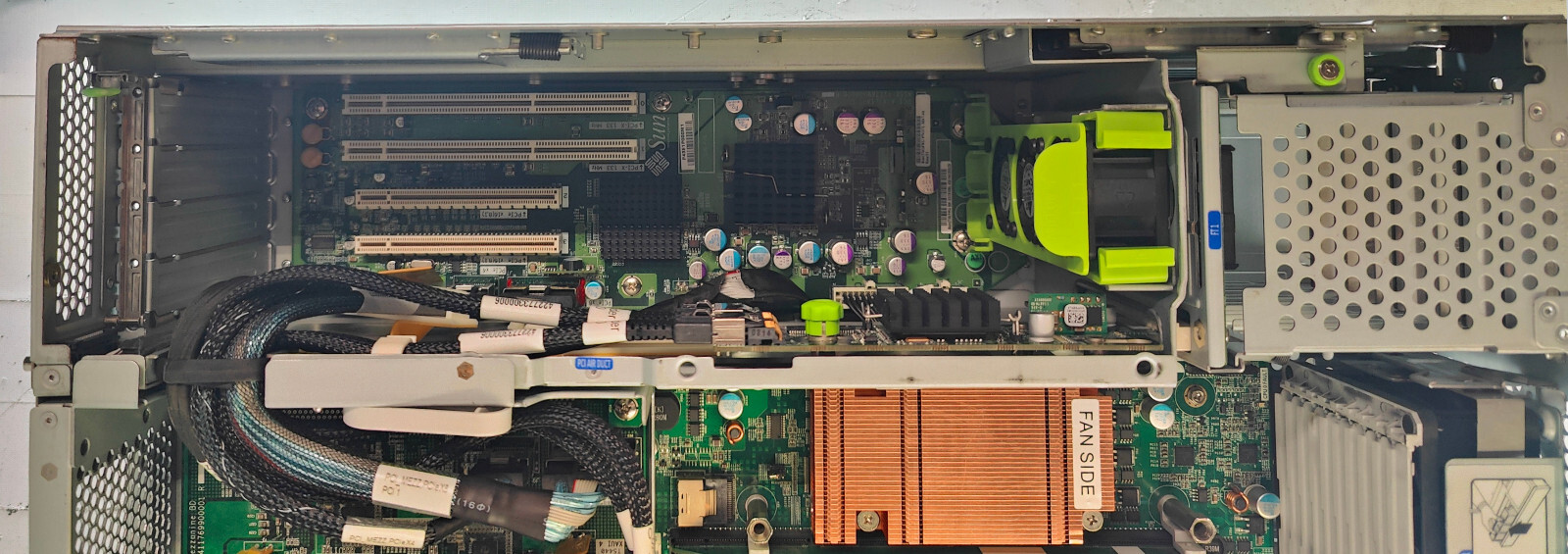 Sun Microsystems Netra X4450 w/ 2x Intel Xeon E7338 32GB DDR2, 2x SFP, RAID Card