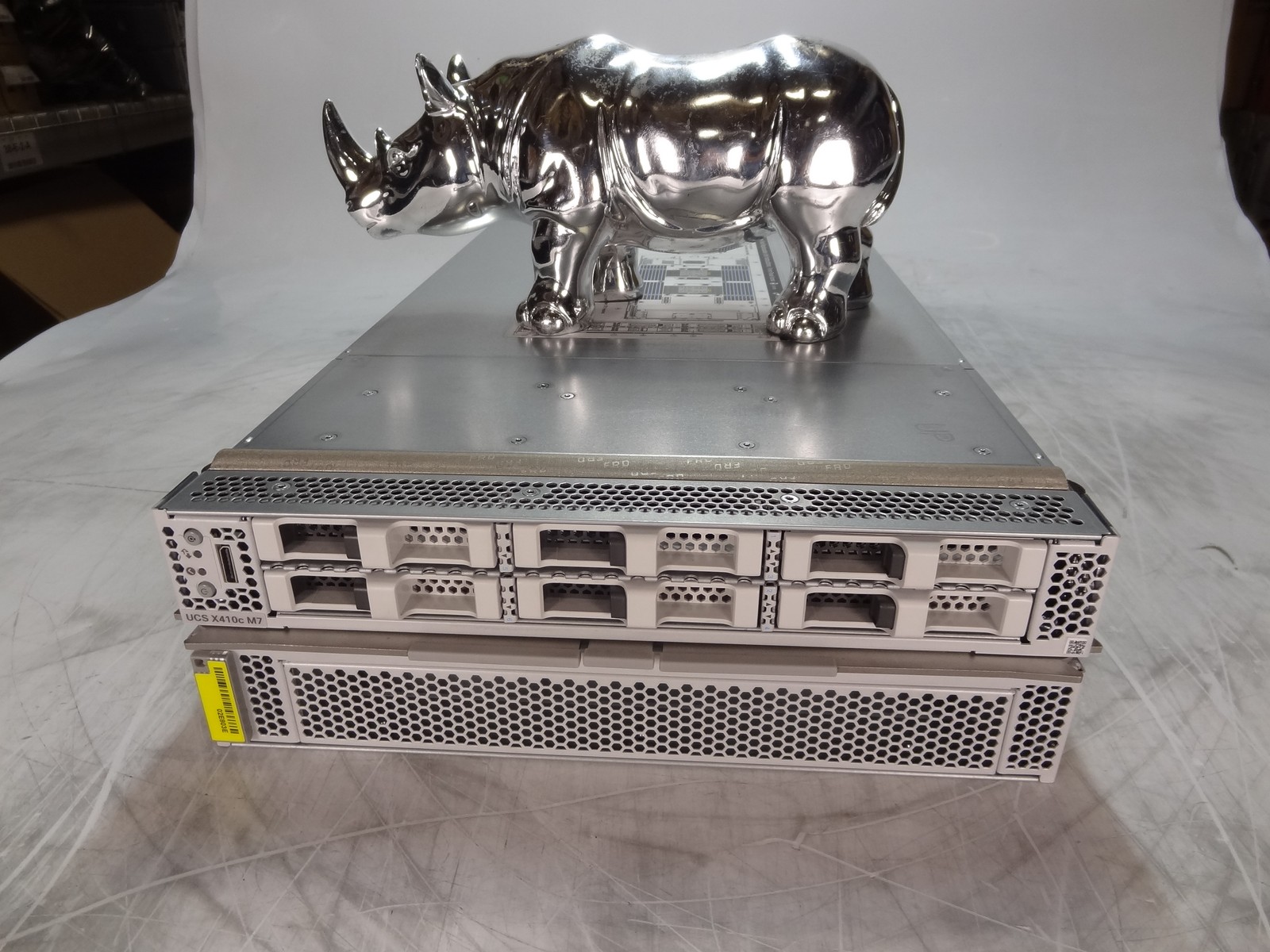 Cisco UCSX-410C-M7 UCS 410c M7 Compute Node w/o CPU, memory, storage, mezzanine