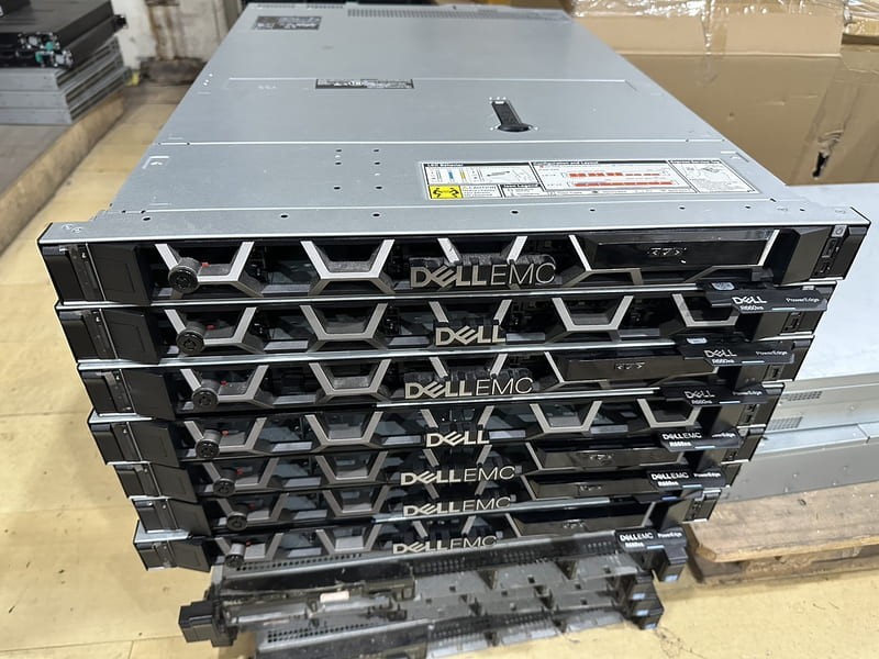 Dell PowerEdge R660xs 1U Server Xeon Gold 5411N/H755 RAID/ No RAM, No HDD