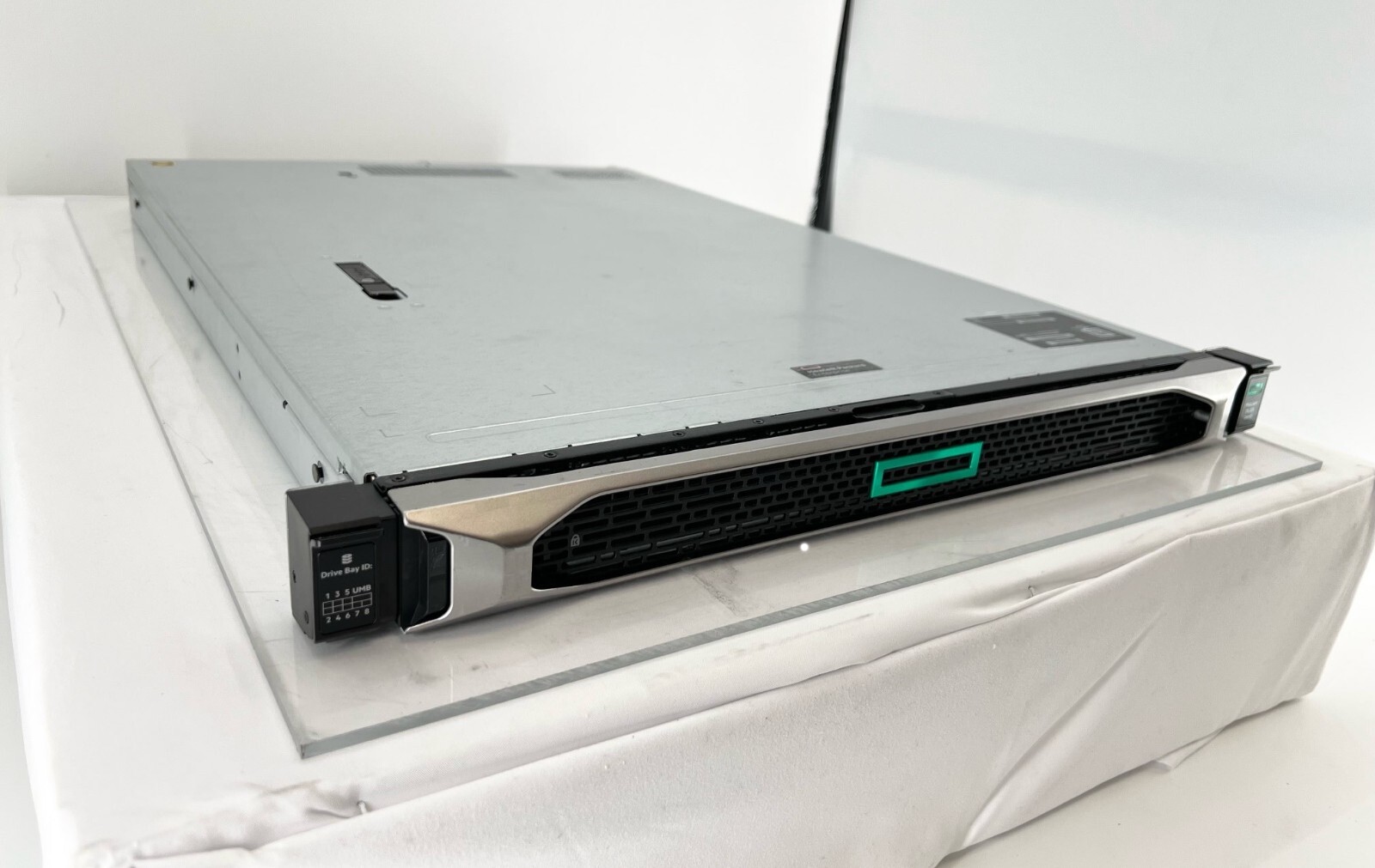 HPE DL325 Gen10 1x EPYC 7282 16-Cores 256GB-R P408i 8x 1.92TB SSD 2x 800W Server