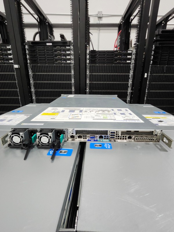 Intel 1U 8SFF NVMe HPC Database Server 2x Gold 6152 44-Core 2.1GHz 32GB RAM