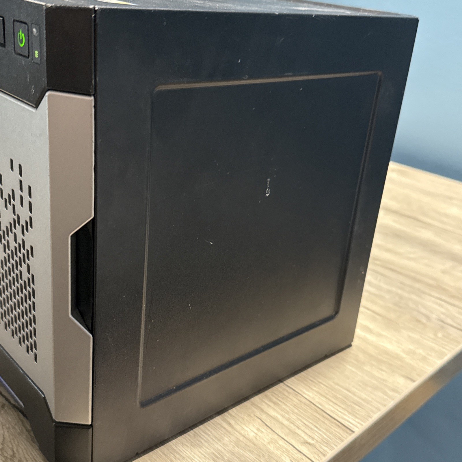 HP ProLiant MicroServer Gen 8, Pentium CPU, 4GB RAM, No OS No Drives
