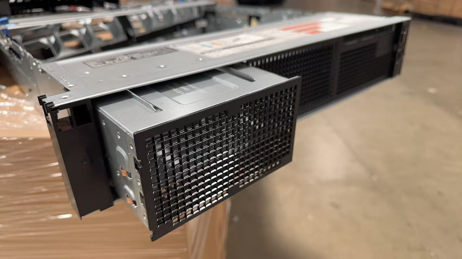 DELL EMC POWEREDGE SERVER R740 8 Bay CHASSIS W/ SHROUD Fan Enclosure PY90Y 4R45W