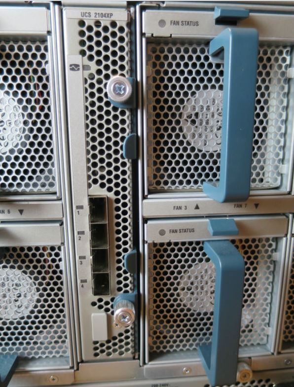 Cisco UCS5108 + 8x B200 M2 Blade Servers 16x SIX-CORE 2.40GHz,192Gb RAM,10Gb VIC