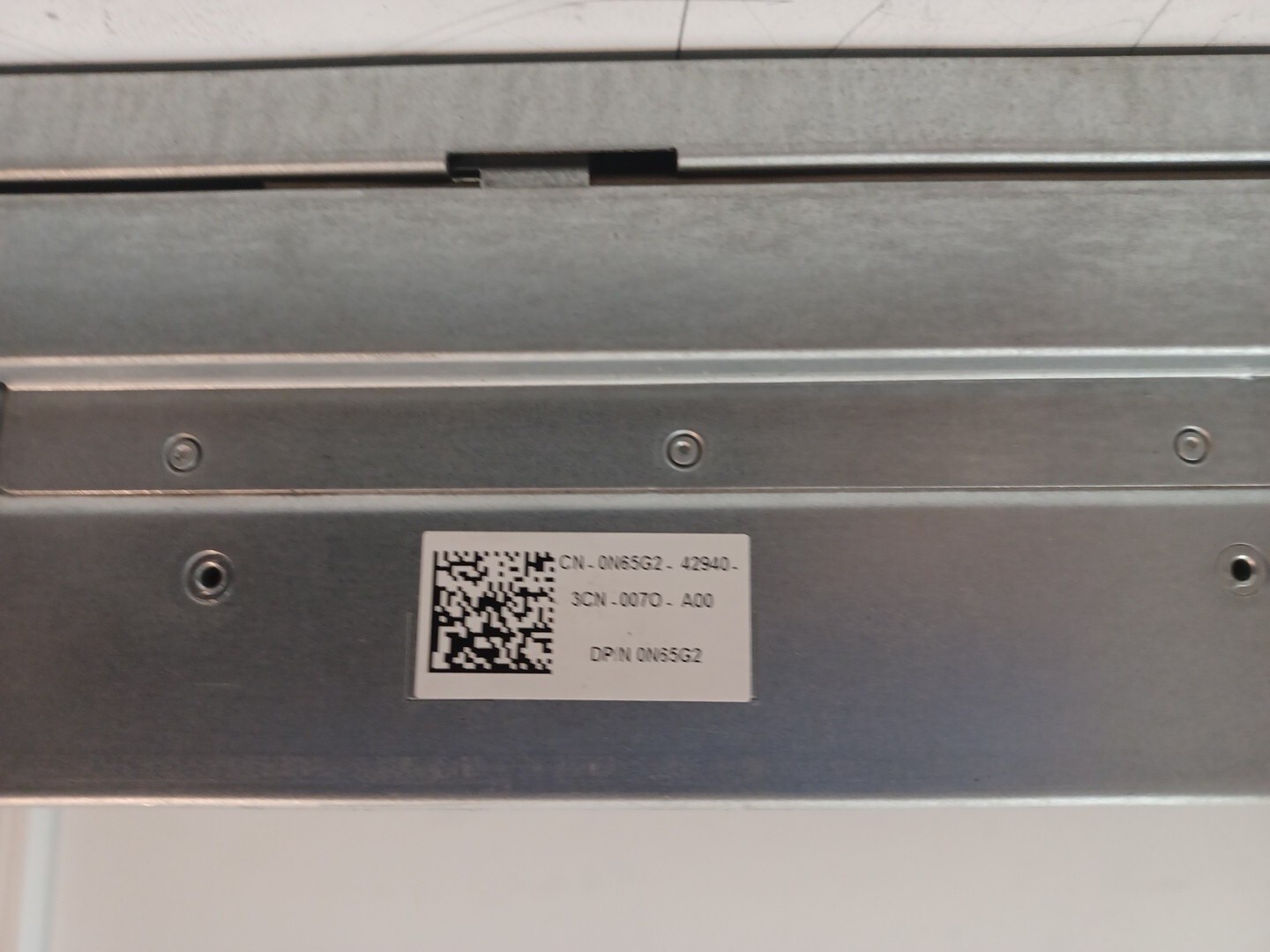 DELL PRECISION R7610 WORKSTATION 1x EIGHT CORE E5-2670 2.6GHz 8GB RAM 4x TRAYS