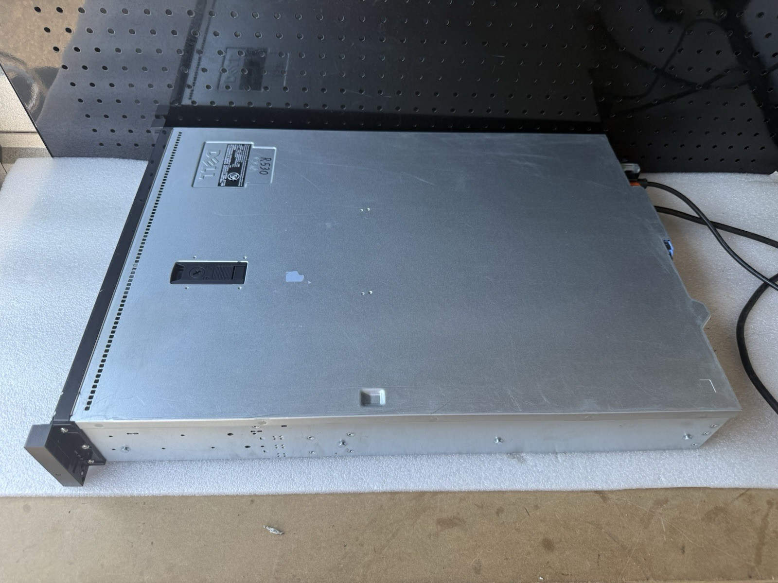 Dell PowerEdge R530 1x Xeon E5-2630L V4 @ 1.80 GHz 32 GB RAM 7.5TB HDD’s No OS