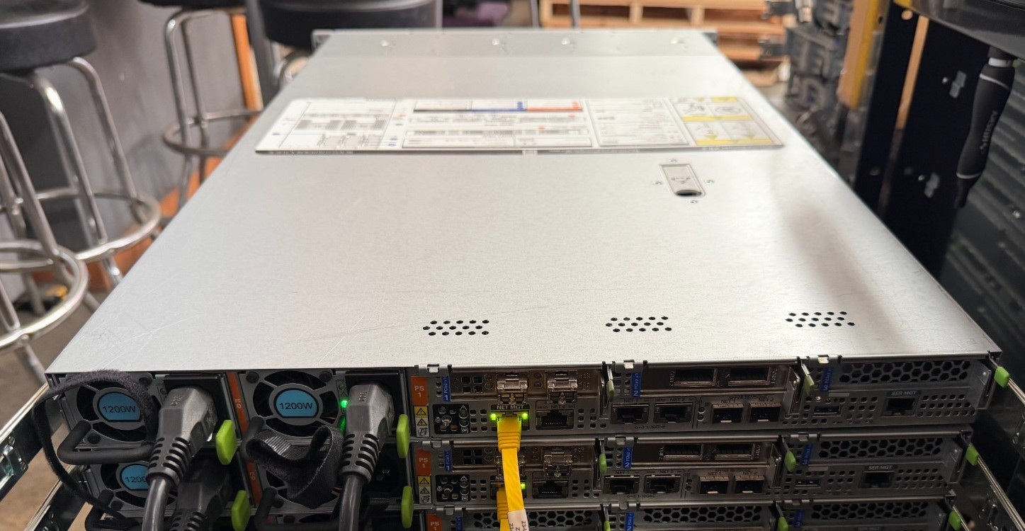 Lot of 2 – Sun Oracle X8-2 2xPlatinum 8260 32GB 9361-16i 4×1.2TB