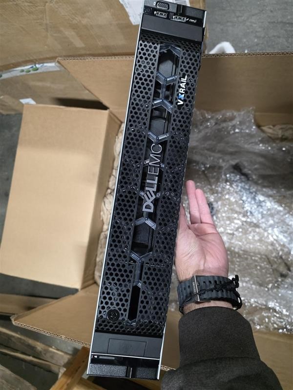 DELL VxRail S570 CTO SERVER LFF Dual Intel Gold 6152 2.1GHz 22C / NO RAM
