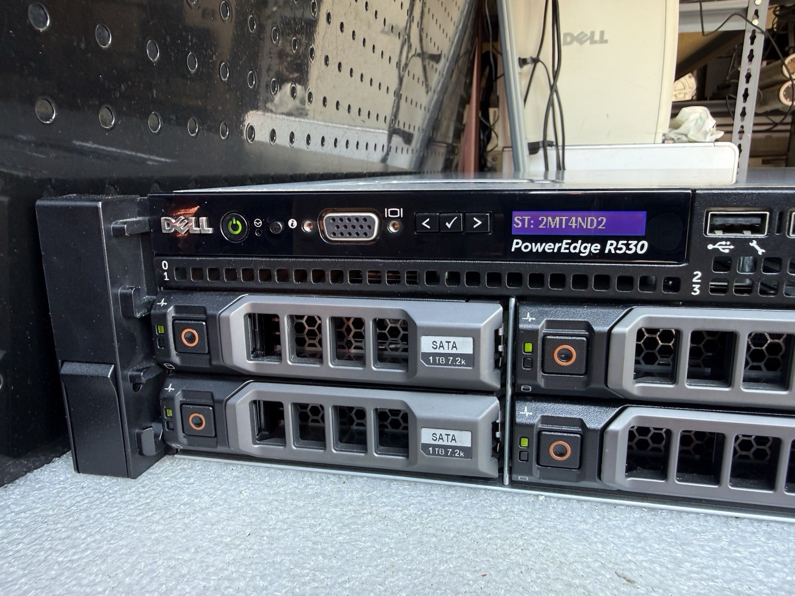 Dell PowerEdge R530 1x Xeon E5-2630L V4 @ 1.80 GHz 32 GB RAM 7.5TB HDD’s No OS