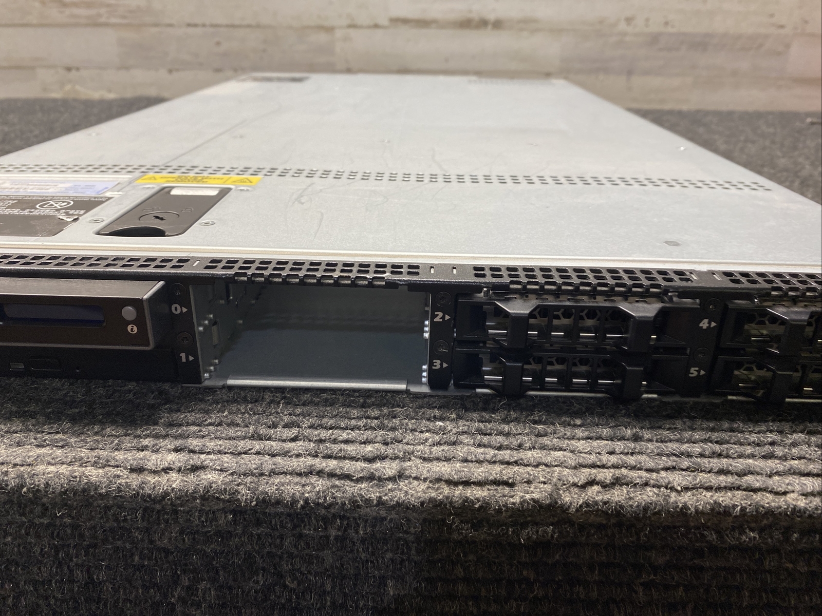 *FOR PARTS* Dell E01S PowerEdge Server, Intel Xeon