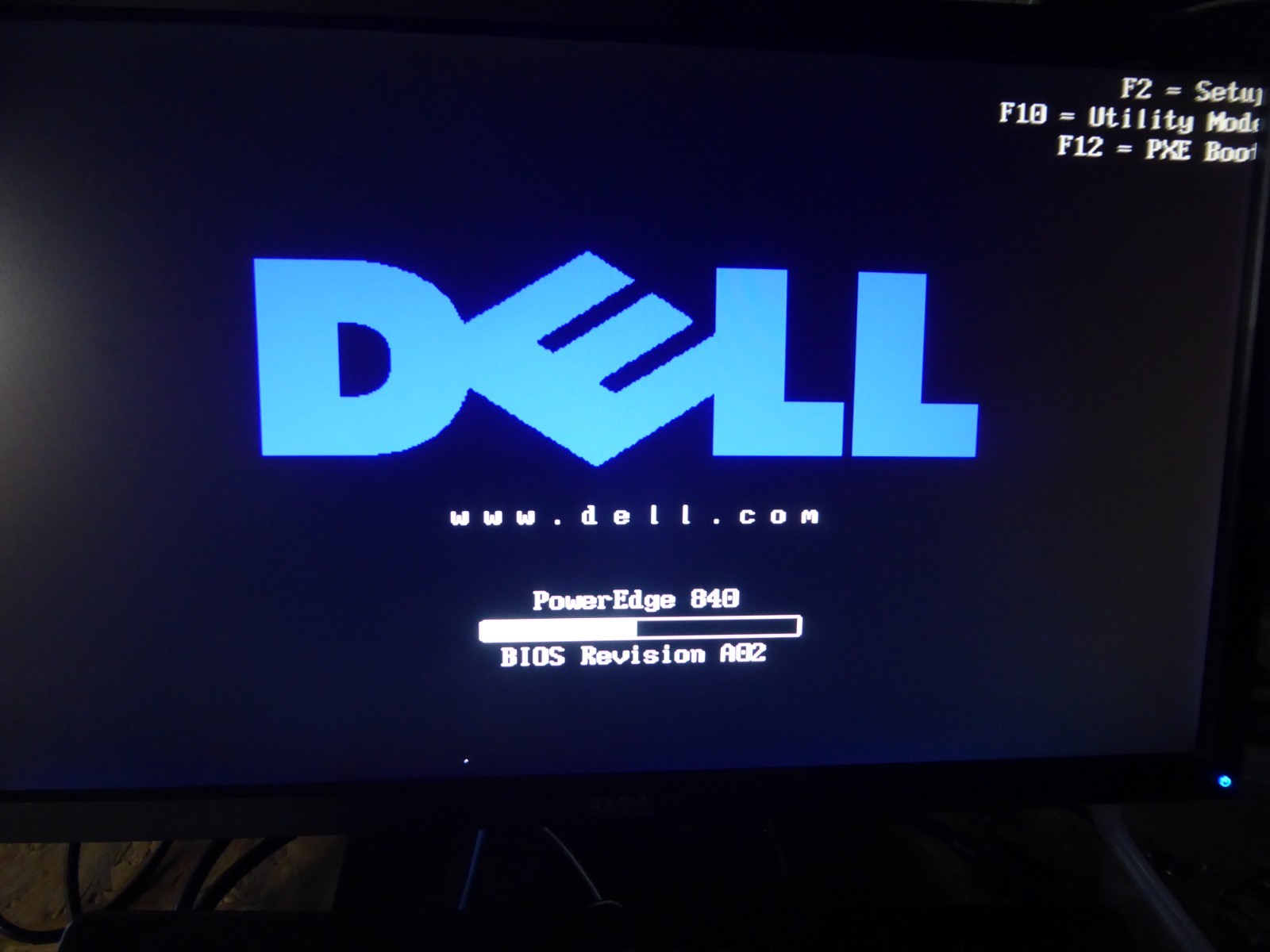 DELL POWEREDGE 840 TOWER SERVER PENTIUM D 2.8GHz 4GB XM091 WH113