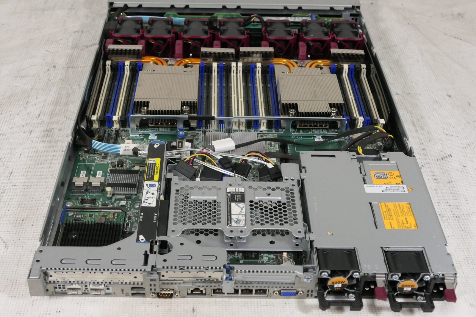HP Proliant DL360 G9 4LFF + 4SFF | Barebones | P440ar | 4x Trays | 2x 800w