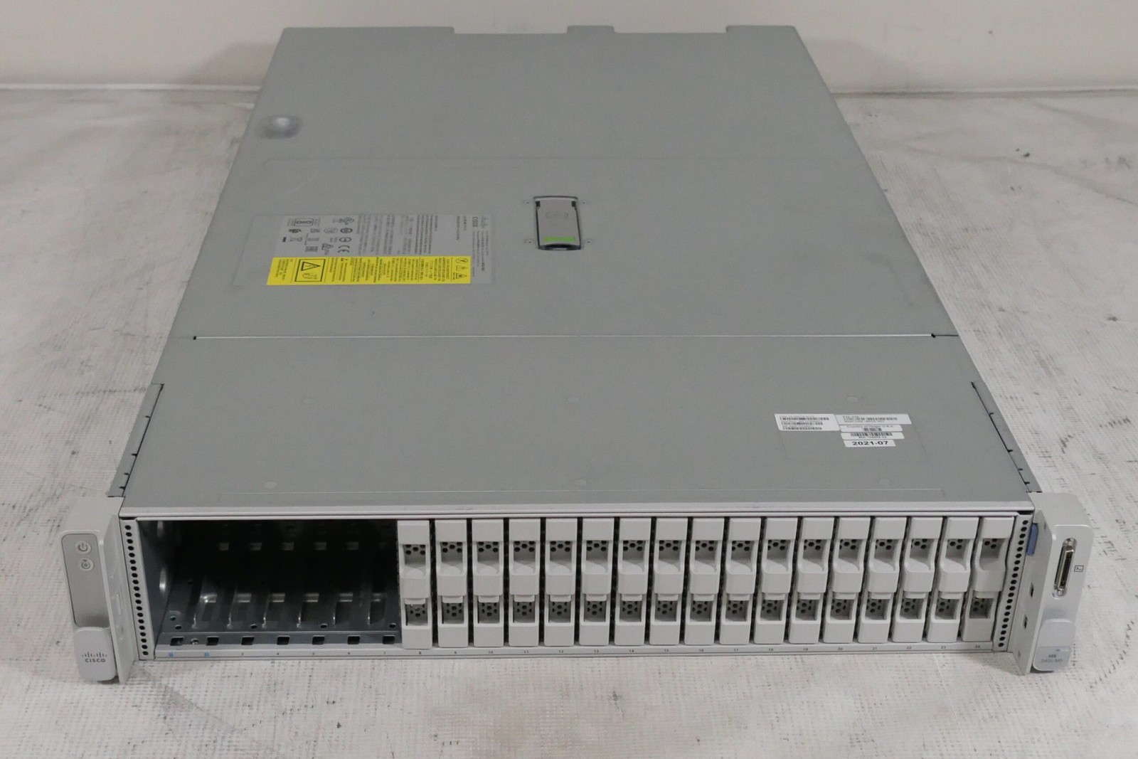 Cisco 240c M5 24SFF + 2SFF NVME / 2x Gold 6132 / 64gb / SAS-M5HD / Quad 25GB SFP