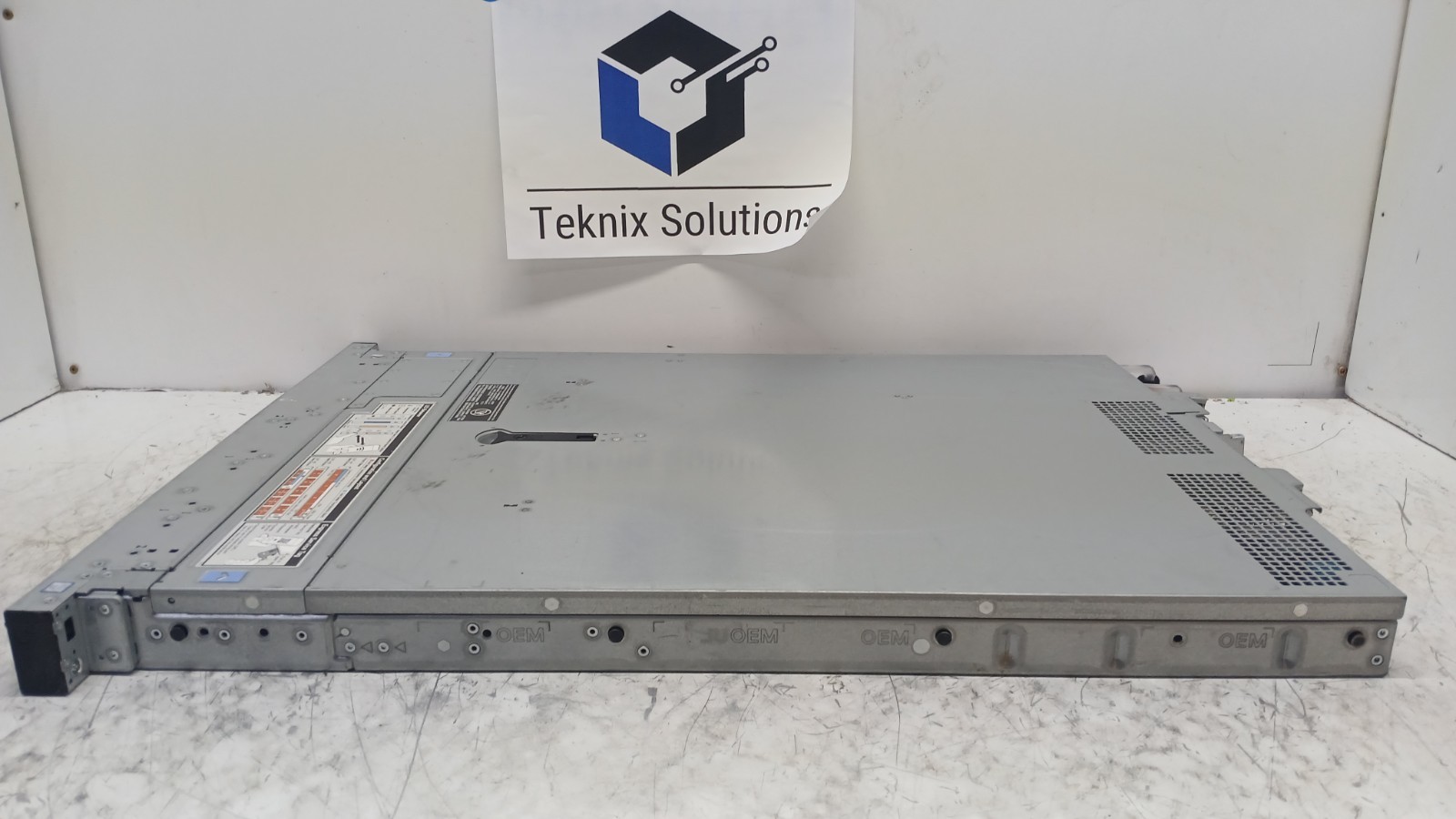 Dell EMC PowerEdge R440 Server 2x Intel Xeon Gold 5118 @2.30Ghz 16GB RAM NO HD