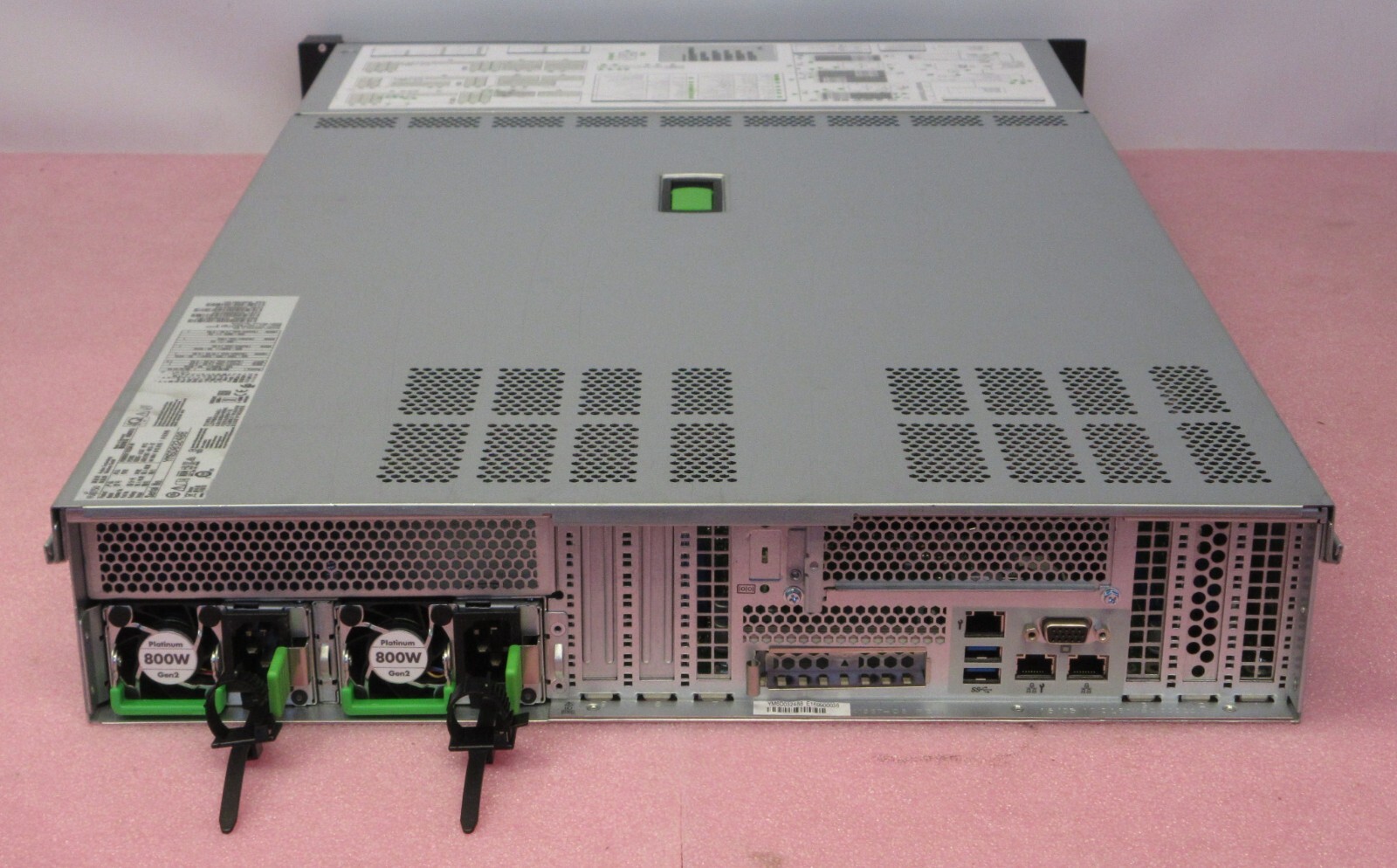 Fujitsu Primergy RX2540 M4 2x Xeon Scalable 12-Bay 3.5″ SAS CP403i 2U CTO Server