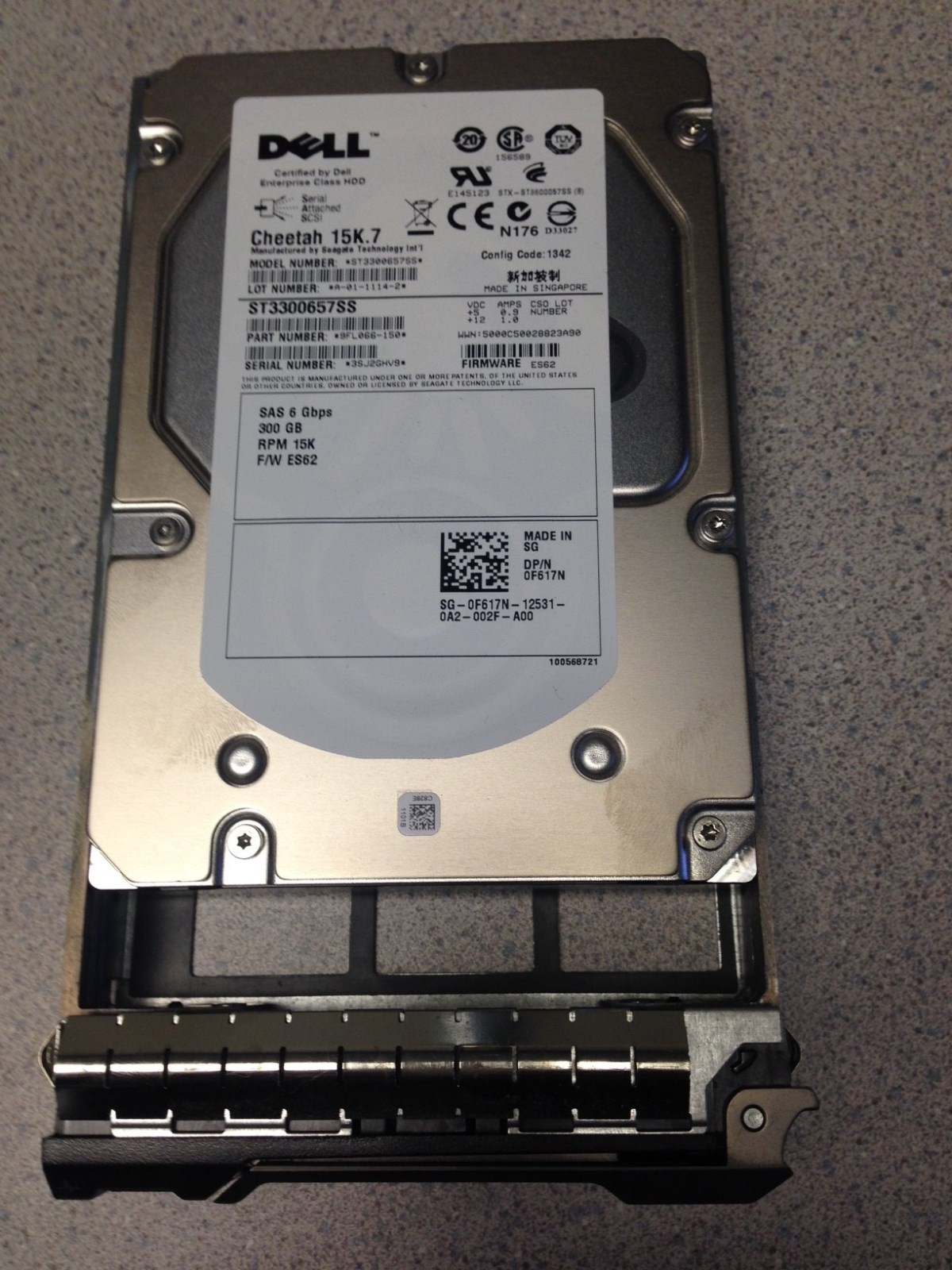 DELL POWEREDGE R710 R510 R410 SERVER 300GB SAS 6Gbps HARD DRIVES 3.5 TRAY