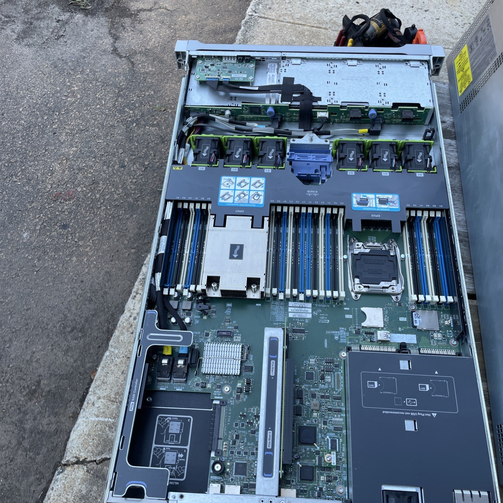 cisco ucs c220 m4 Server