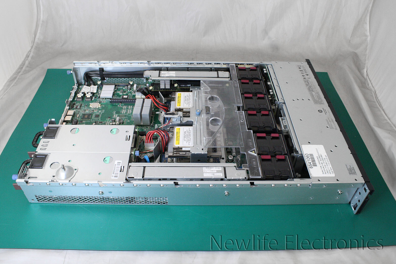 HP AH395A Integrity rx2800 Server (2 x 1.6GHz CPU/32GB RAM/No Drives)