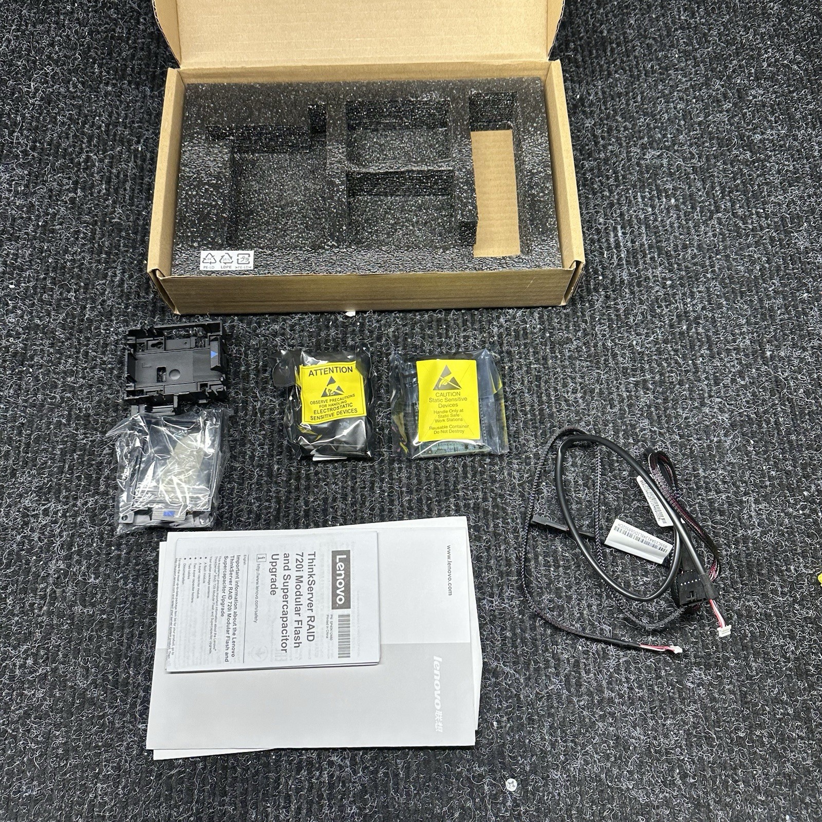 4XB0F28696 – ThinkServer RAID 720i 1GB Modular Flash and Supercapacitor Upgrade