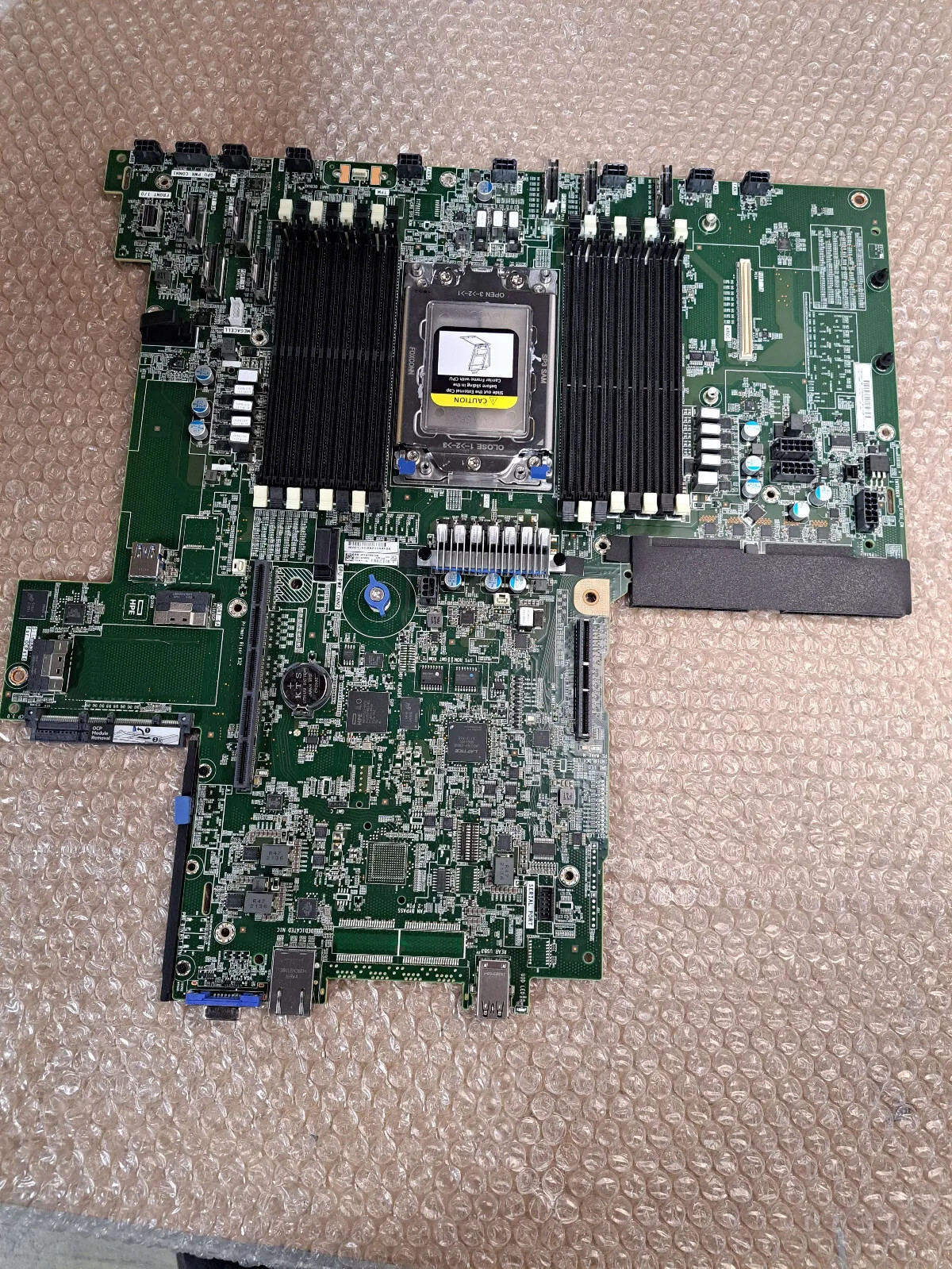 P40841-001 HPE ProLiant DL325 Gen10 Plus v2 System board P12579-004, no sub pan