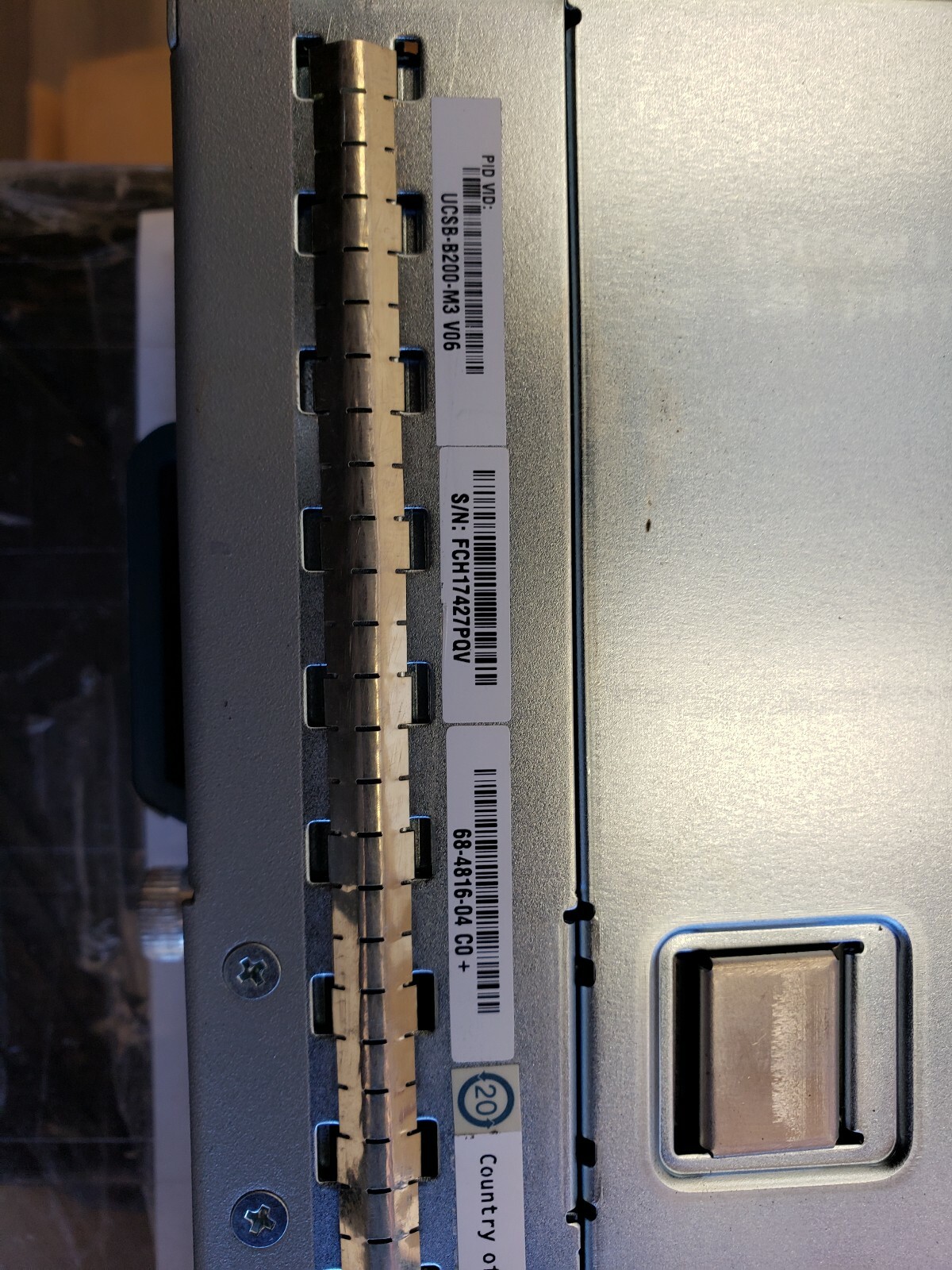 Cisco UCS B200 M3 Server Blade v06 2x Xeon E5-2609 No Ram, NO HDD