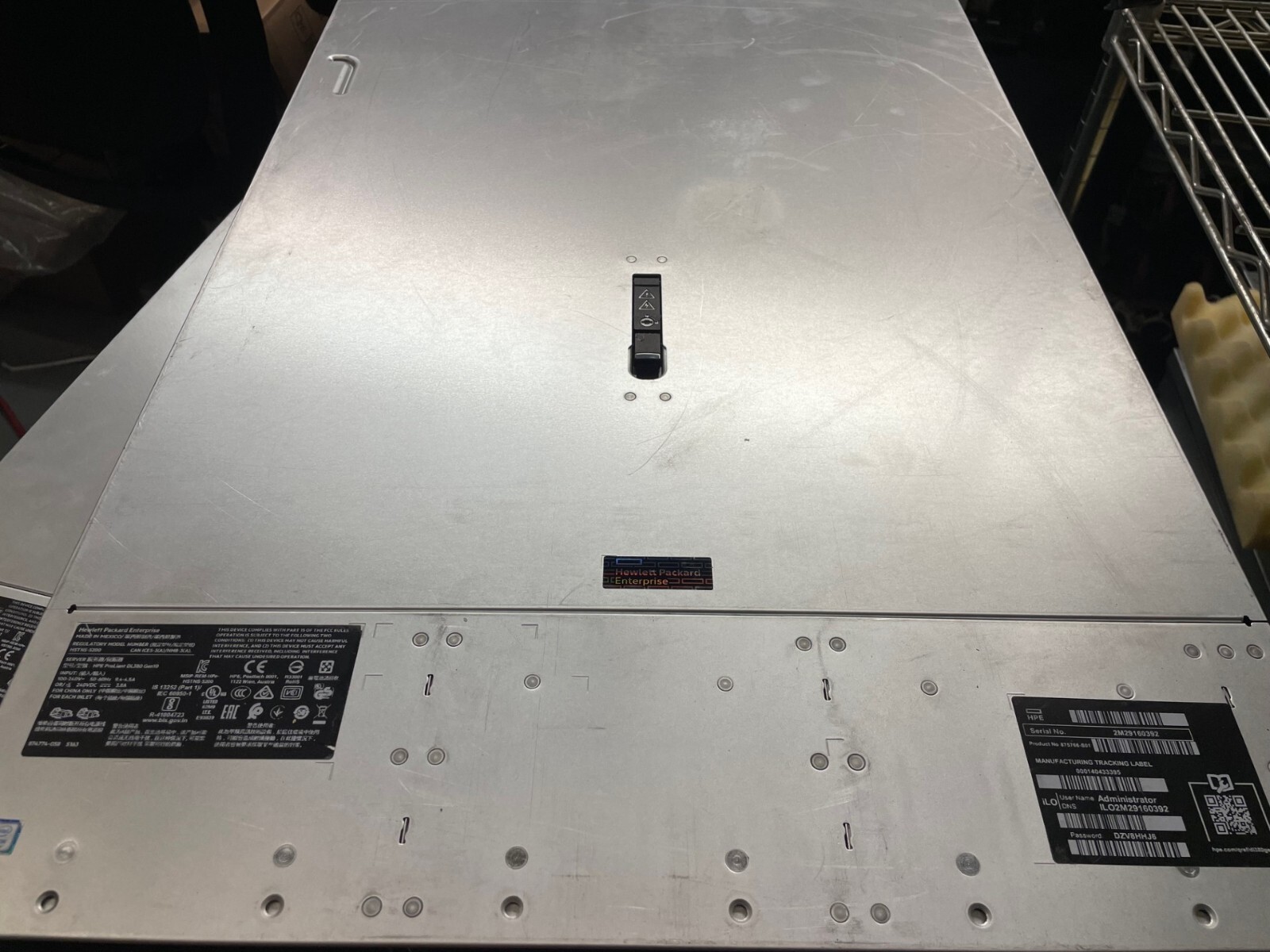 HPE 875766-S01 DL380 GEN10 24SFF 2 X 4114 PROCS 2 X PS. RAID. NO MEMORY NO RAILS