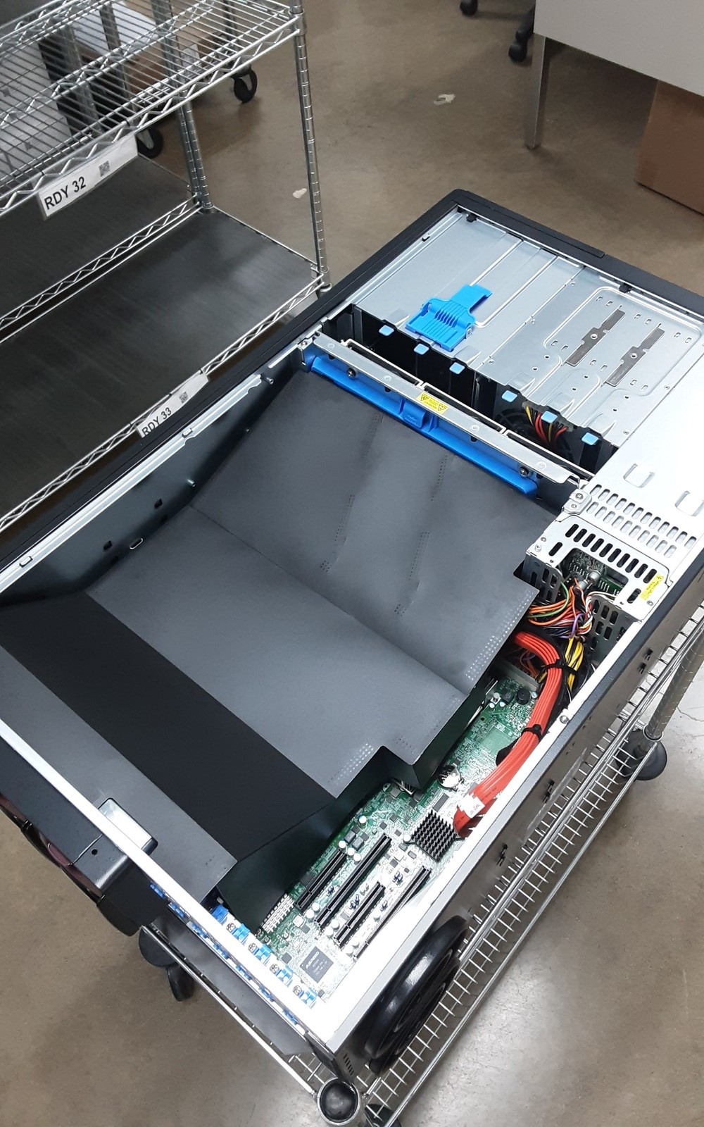 SuperServer 8048B-TR3F, 4U/Tower, Server w/ 4x Xeon® E7-8867 Processors
