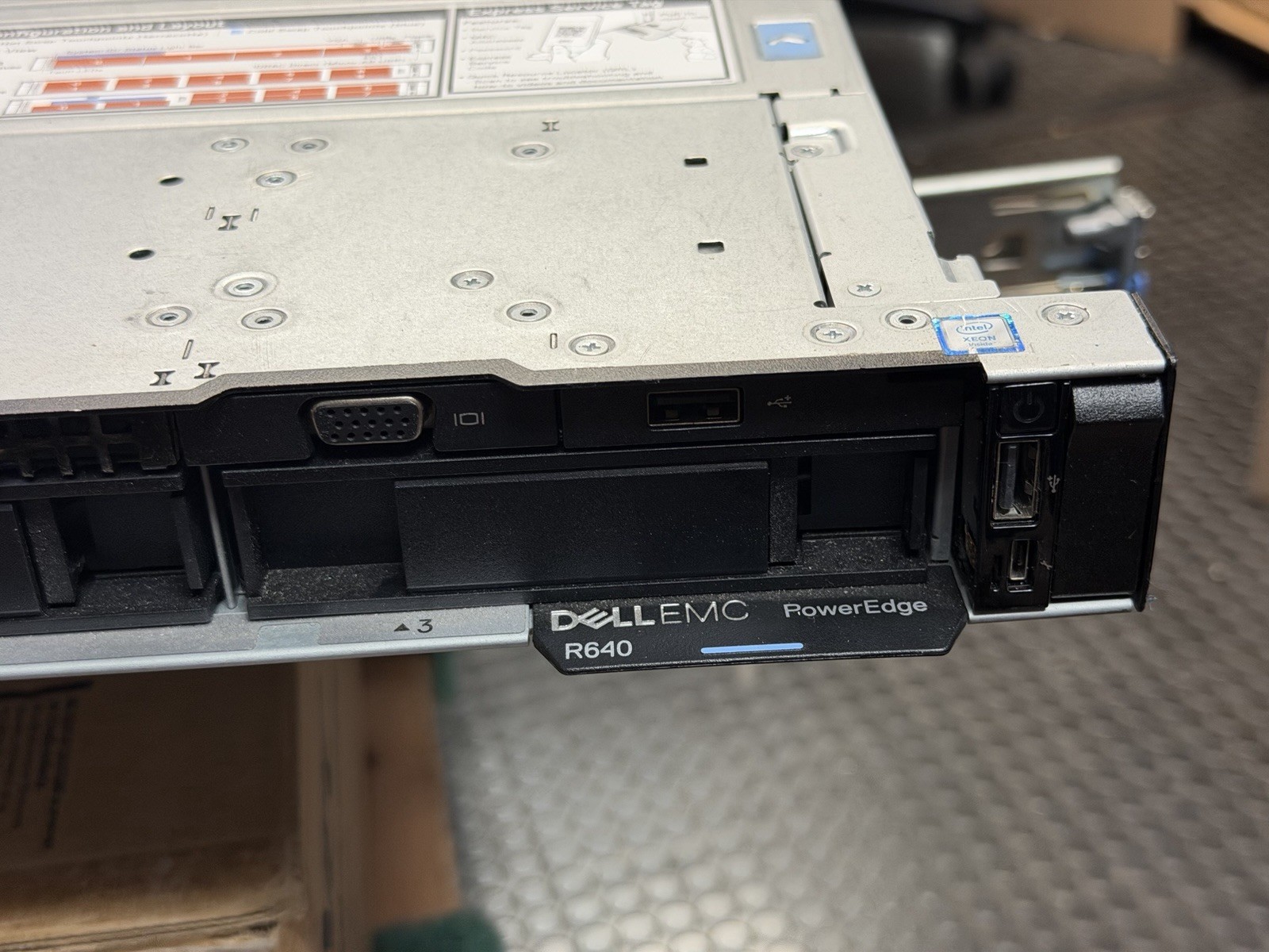Dell PowerEdge R640 | Xeon Silver 4109T | 16GB | H730P | 4×2.5 | Rails | 2x495W