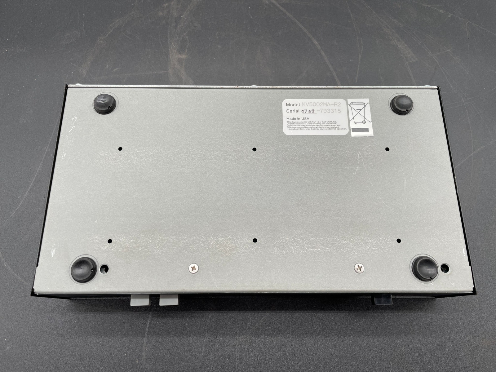 Black Box KV5002MA-R2 100 to 240V, 2 Port Serv Switch, Ultra Mini Chassis
