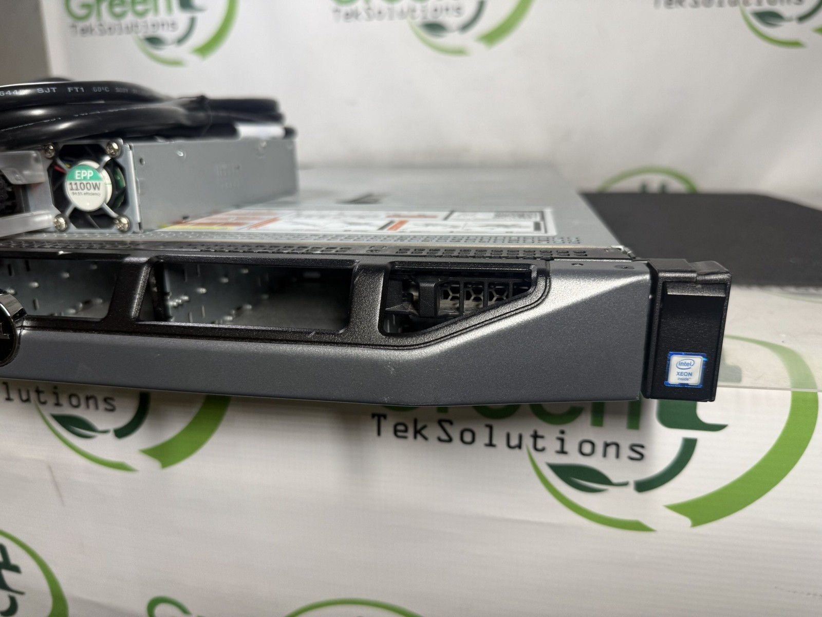 Dell PowerEdge R630 10-Bay 2.5″ 64GB DDR4 2x E5-2683v4 2.10GHz H730 Mini – READ