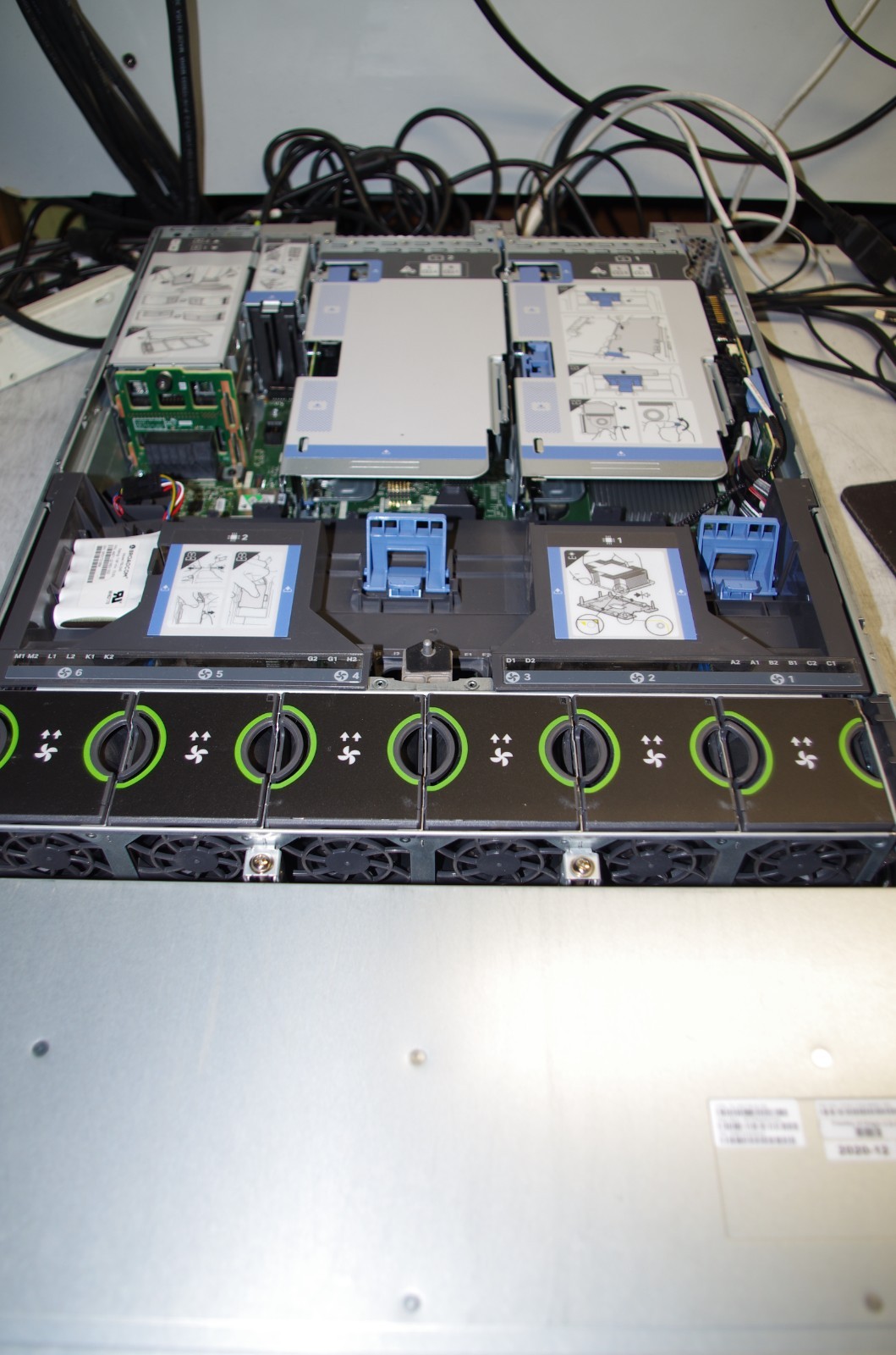 Cisco C240 M5 24 x 2.5″ SFF 2U Rack Server Dual Xeon Gold CPUs BOTH PCIE RISER