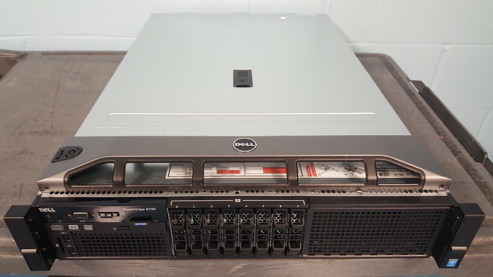 Dell PowerEdge R730, 2 sinks, SystemBoard, 8 trays,H330,Idrac 8 Ent, 2x750w Psu