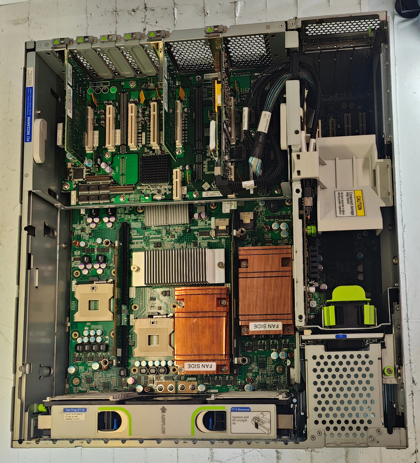 Sun Microsystems Netra X4450 w/ 2x Intel Xeon E7338 32GB DDR2, 2x SFP, RAID Card